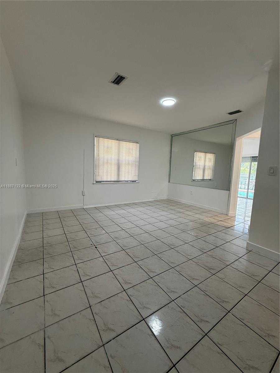 Small Image of 1200 NORTH EAST 128TH ST, North Miami Number 4