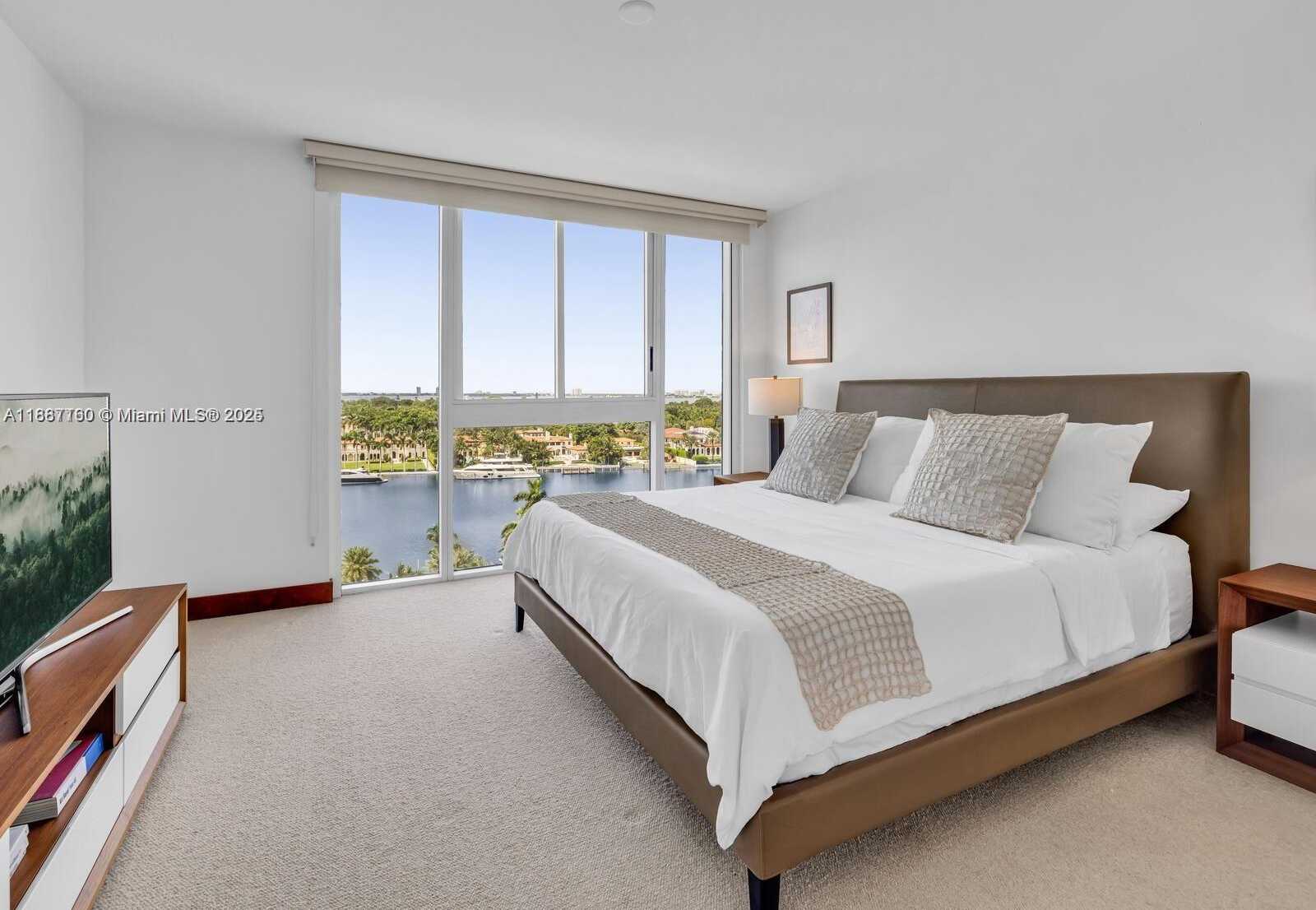 Small Image of 4779 WEST COLLINS AVE #1005, Miami Beach Number 10