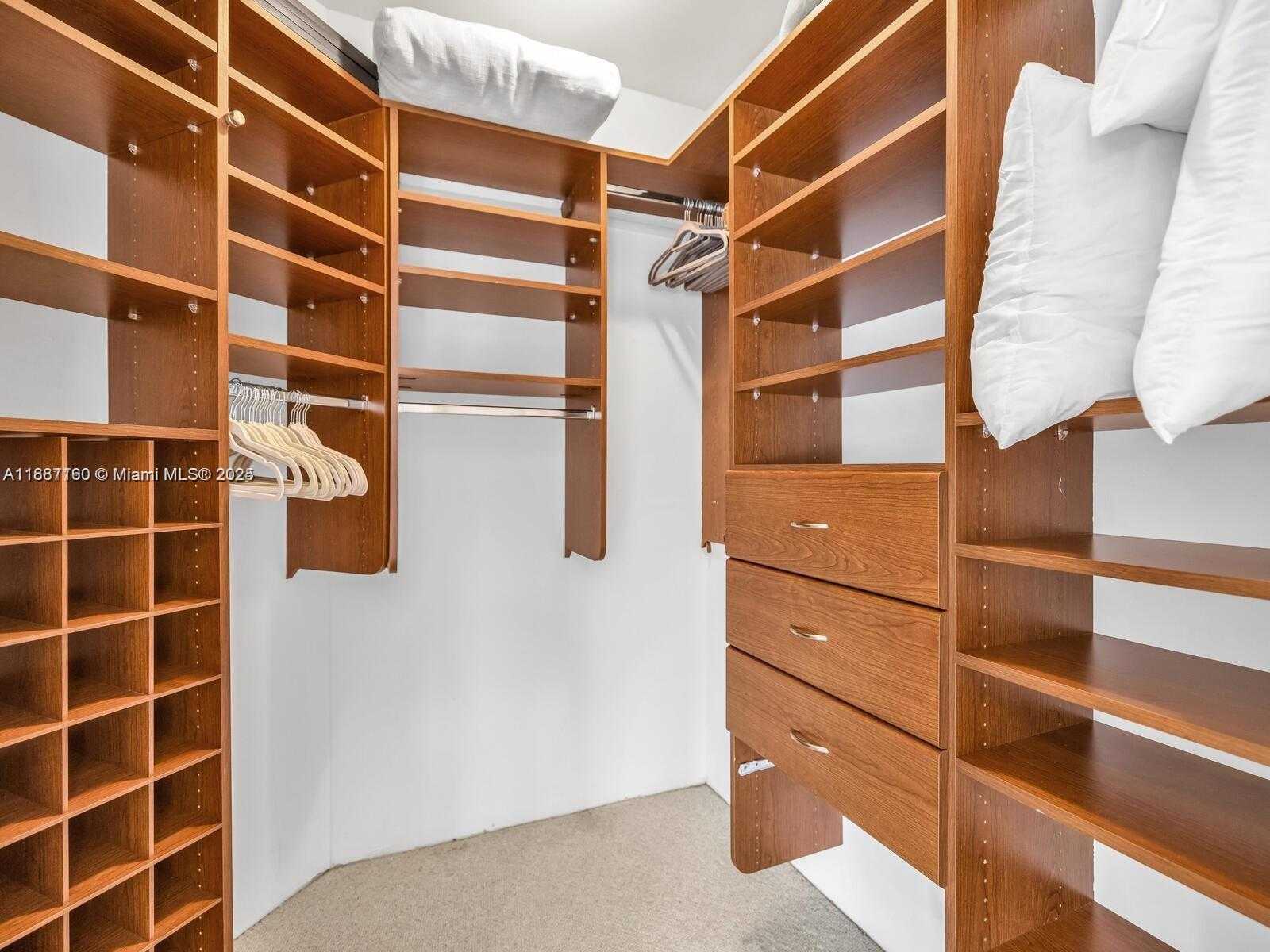 Small Image of 4779 WEST COLLINS AVE #1005, Miami Beach Number 12