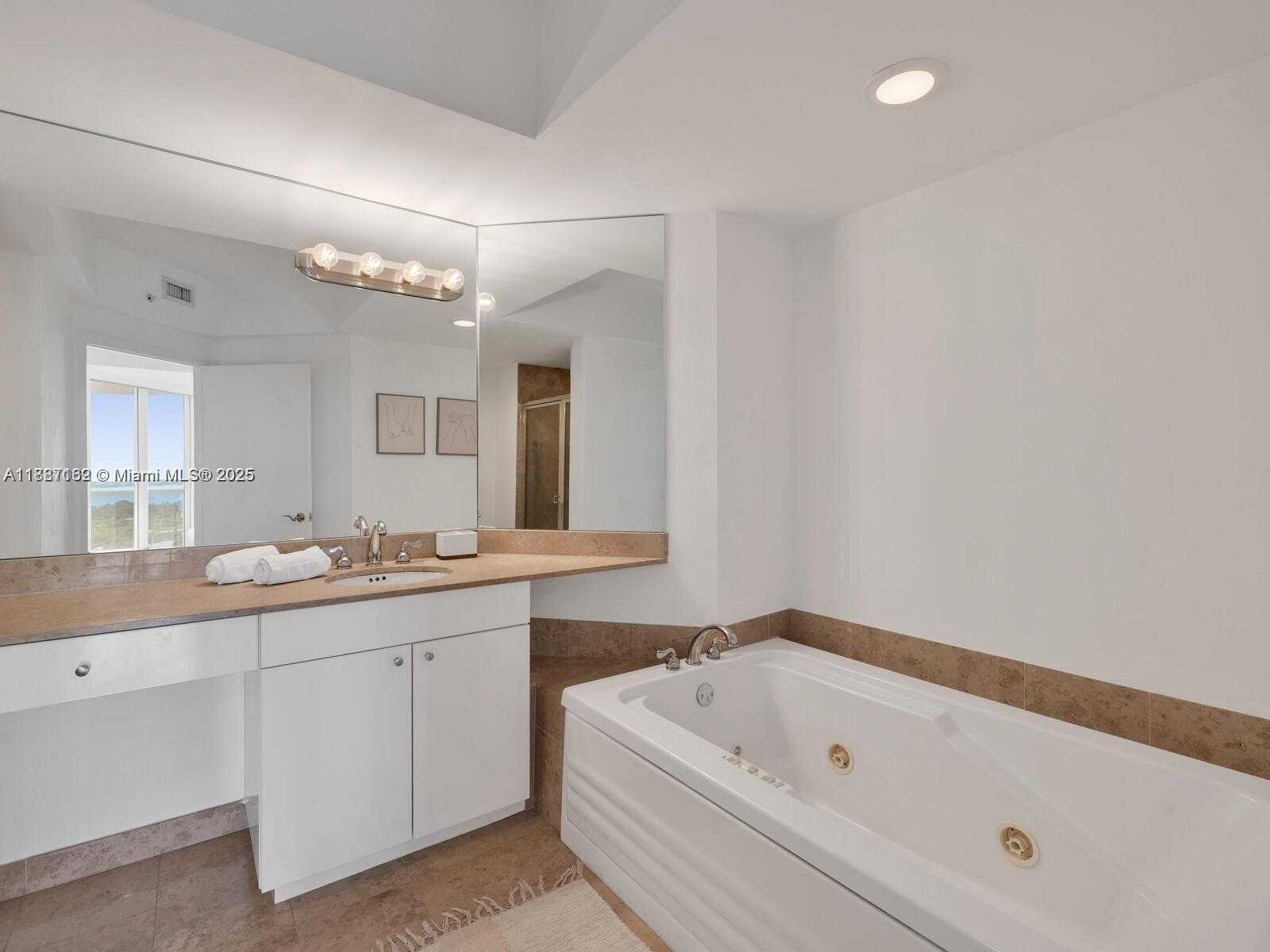 Small Image of 4779 WEST COLLINS AVE #2006, Miami Beach Number 11