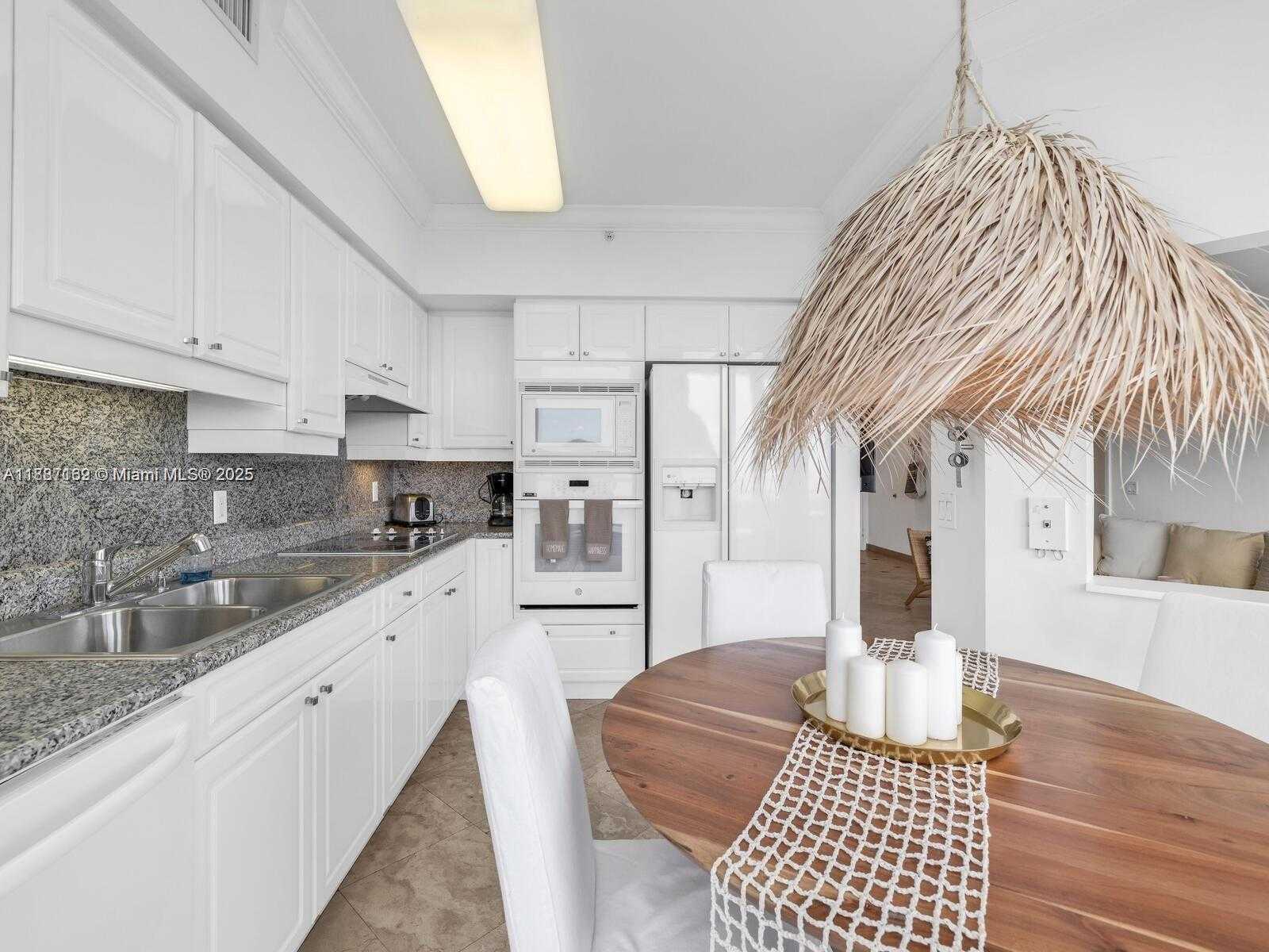 Small Image of 4779 WEST COLLINS AVE #2006, Miami Beach Number 13
