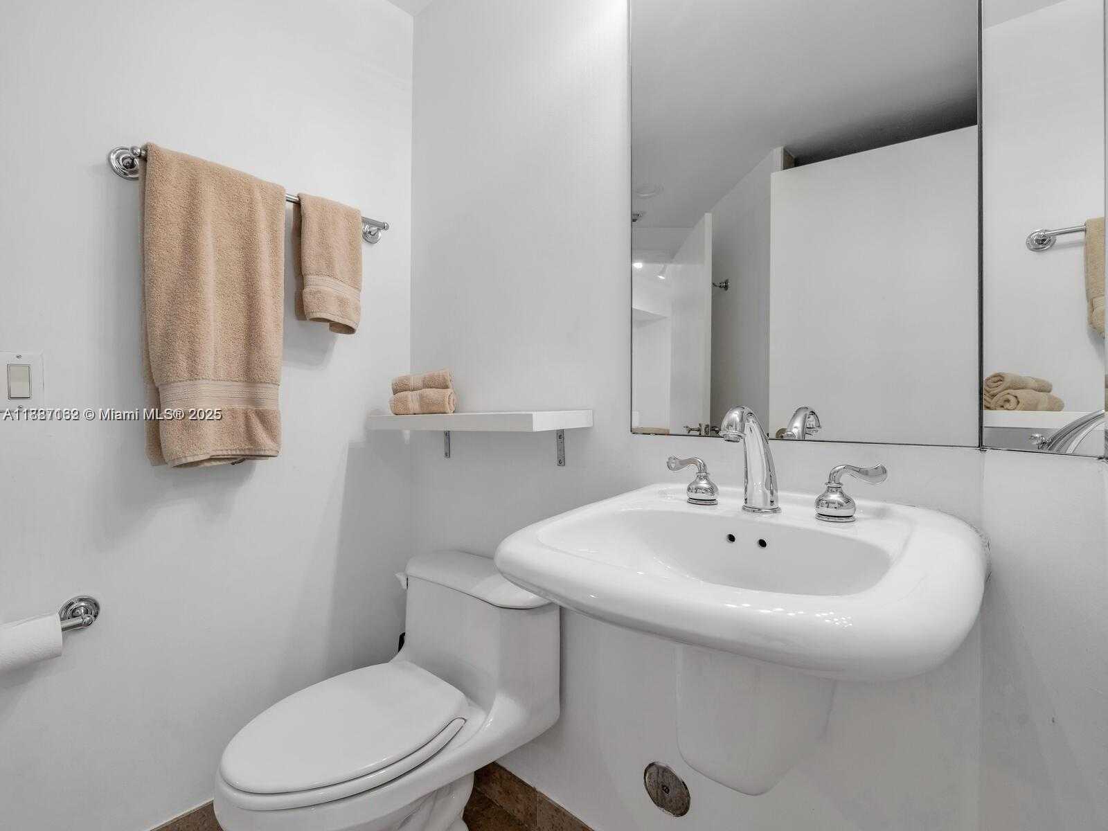 Small Image of 4779 WEST COLLINS AVE #2006, Miami Beach Number 17