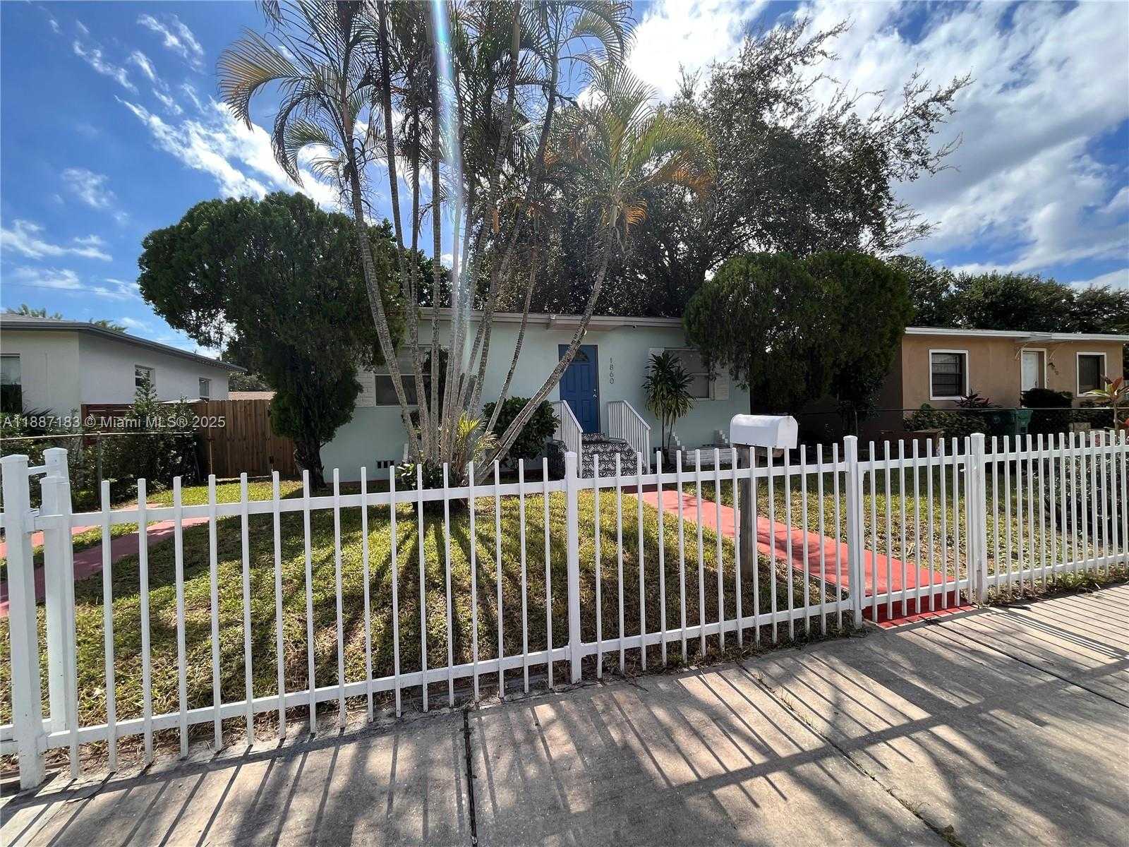 Small Image of 1860 NORTH WEST 52 ST, Miami Number 19