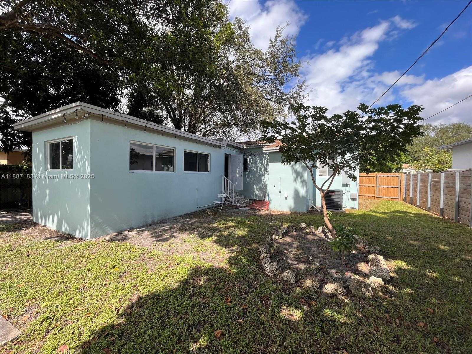 Small Image of 1860 NORTH WEST 52 ST, Miami Number 20
