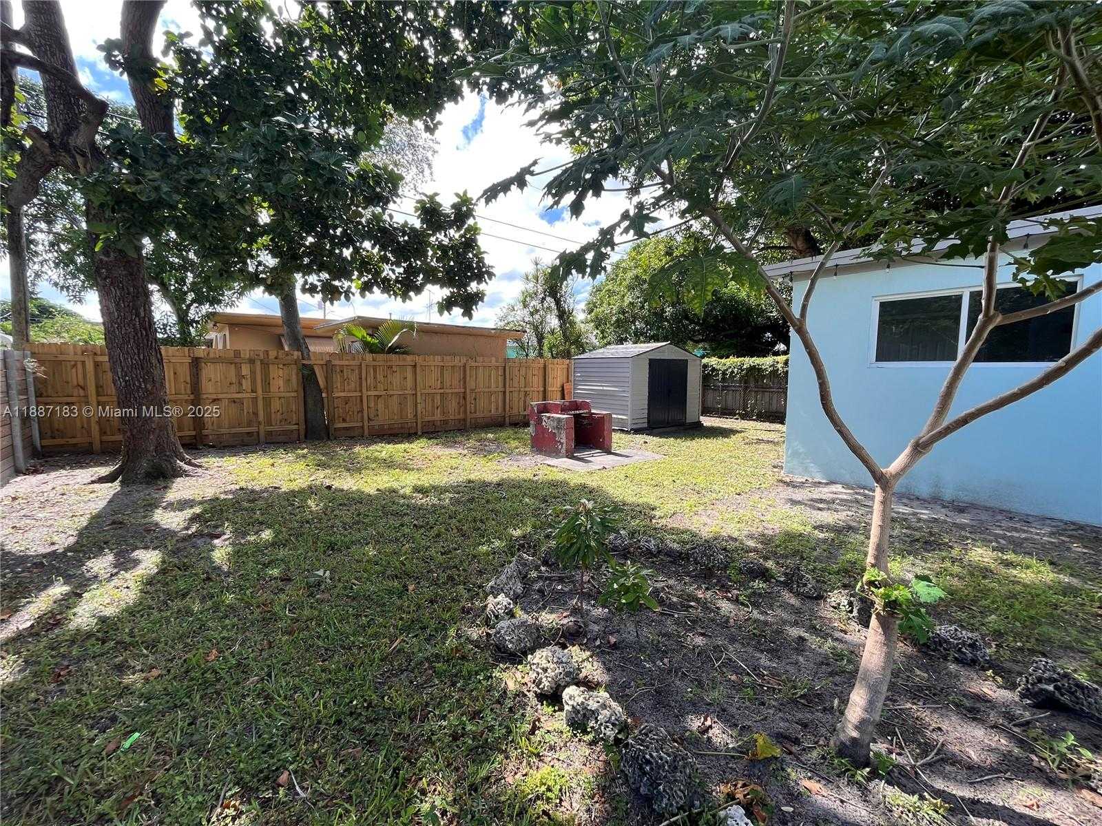 Small Image of 1860 NORTH WEST 52 ST, Miami Number 21