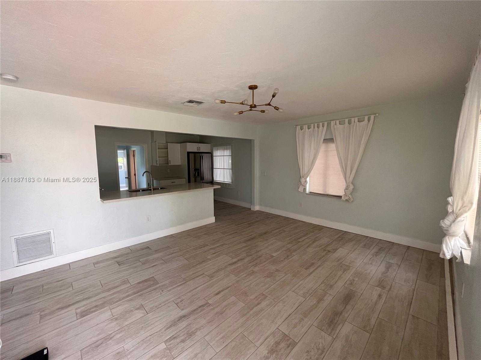 Small Image of 1860 NORTH WEST 52 ST, Miami Number 4