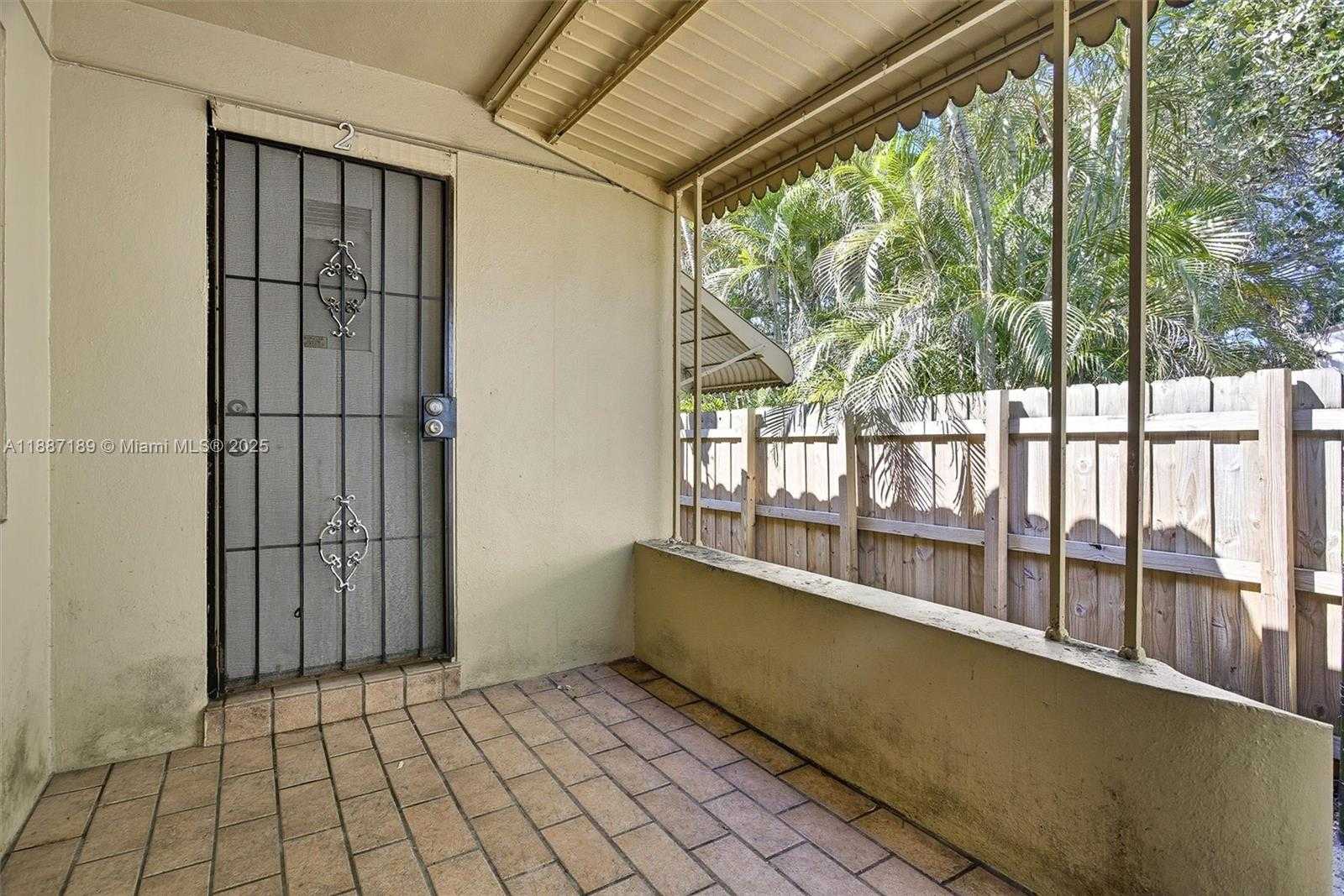 Small Image of 1718 PIERCE ST #2, Hollywood Number 11