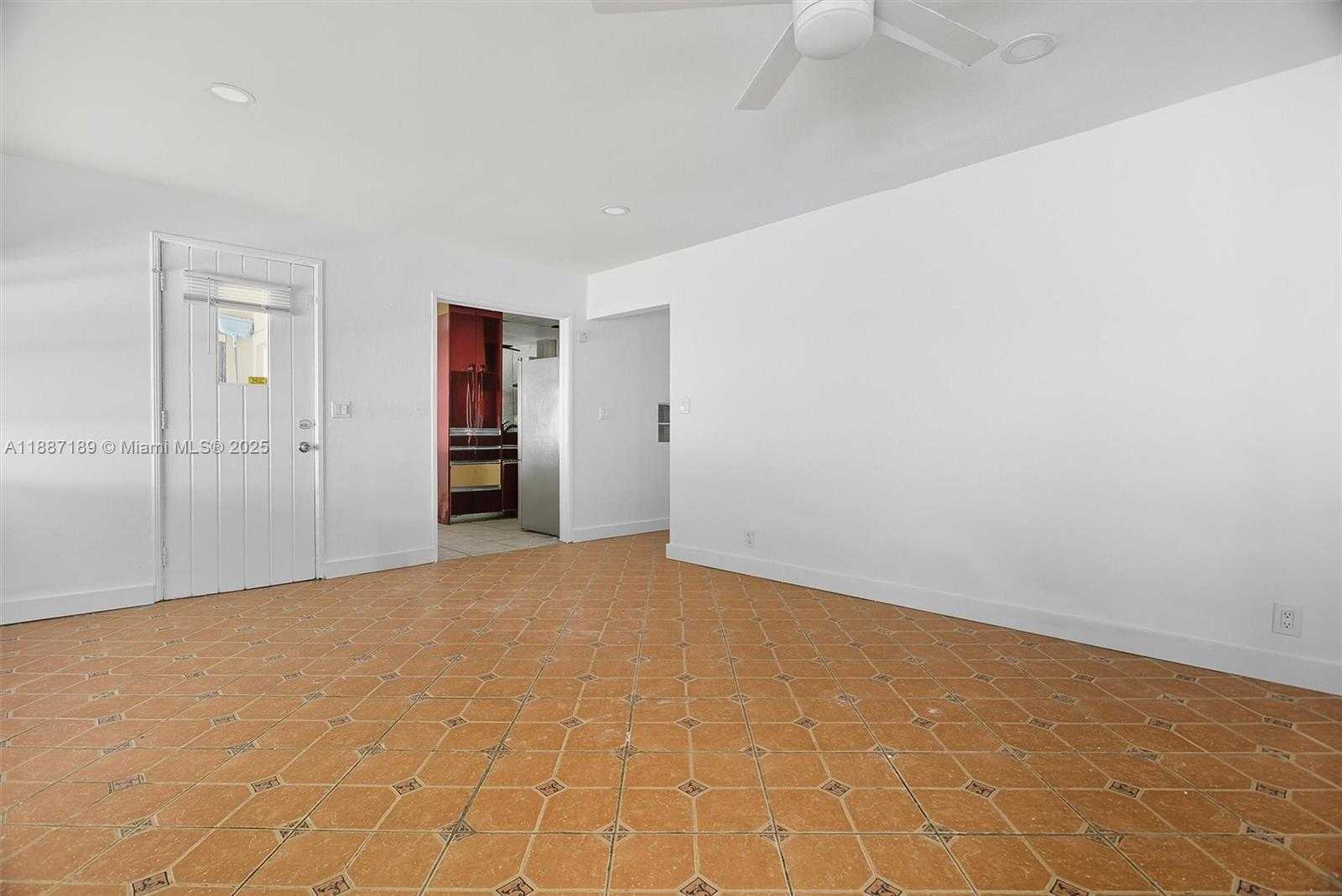 Small Image of 1718 PIERCE ST #2, Hollywood Number 13