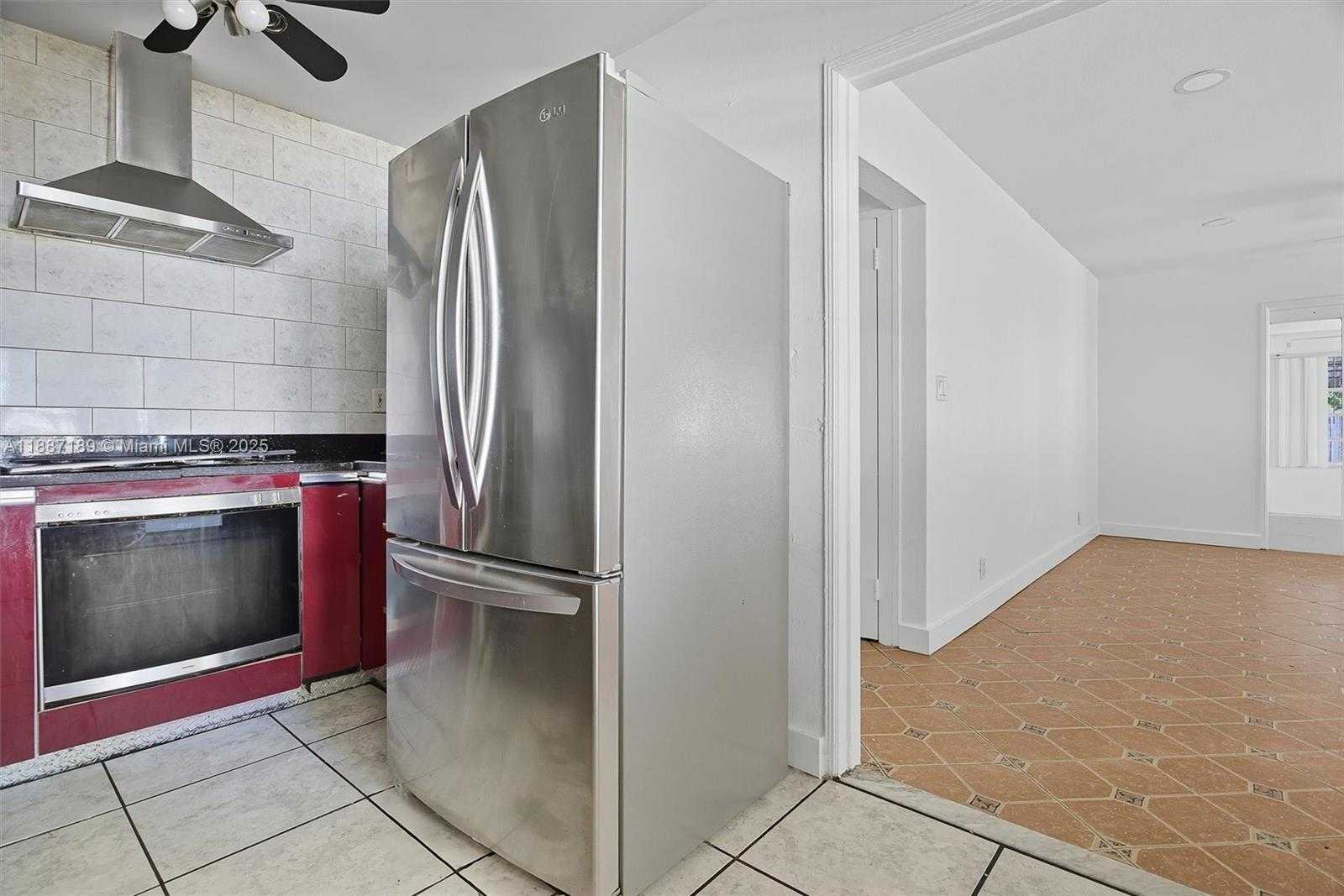 Small Image of 1718 PIERCE ST #2, Hollywood Number 14