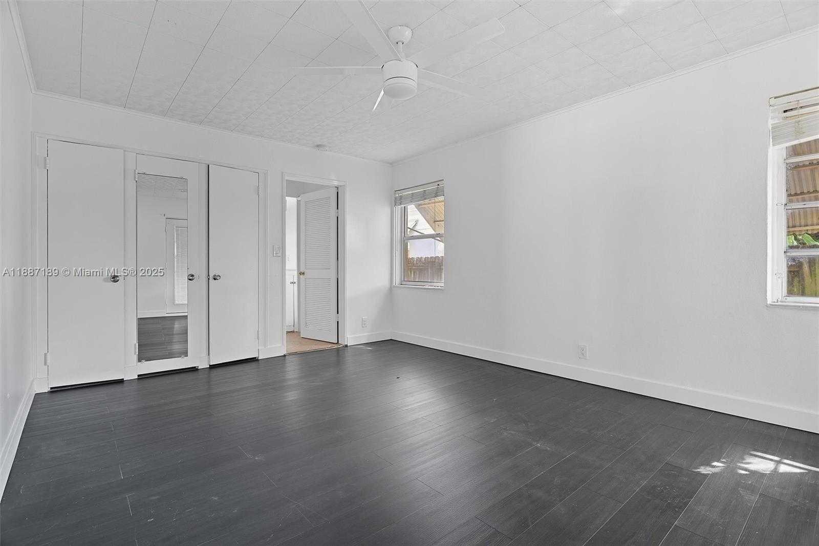 Small Image of 1718 PIERCE ST #2, Hollywood Number 16