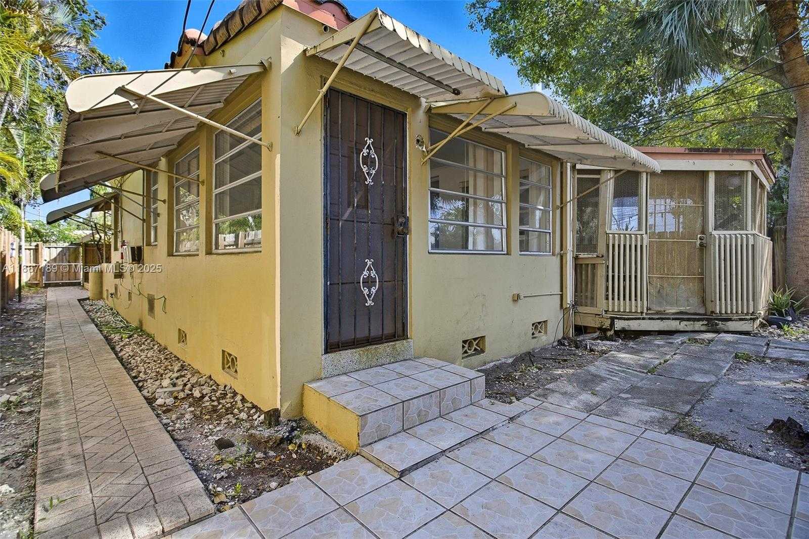 Small Image of 1718 PIERCE ST #2, Hollywood Number 19