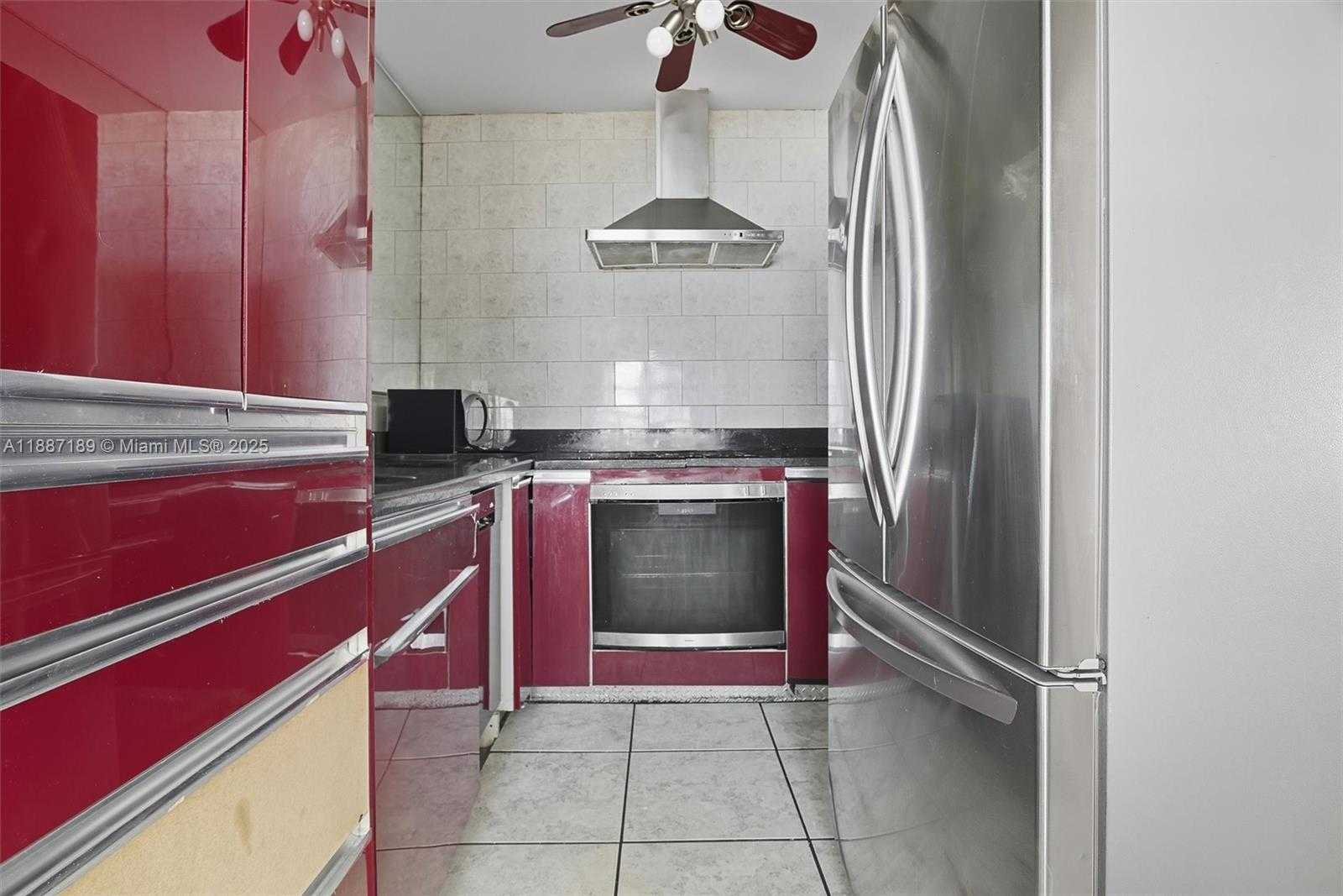 Small Image of 1718 PIERCE ST #2, Hollywood Number 7