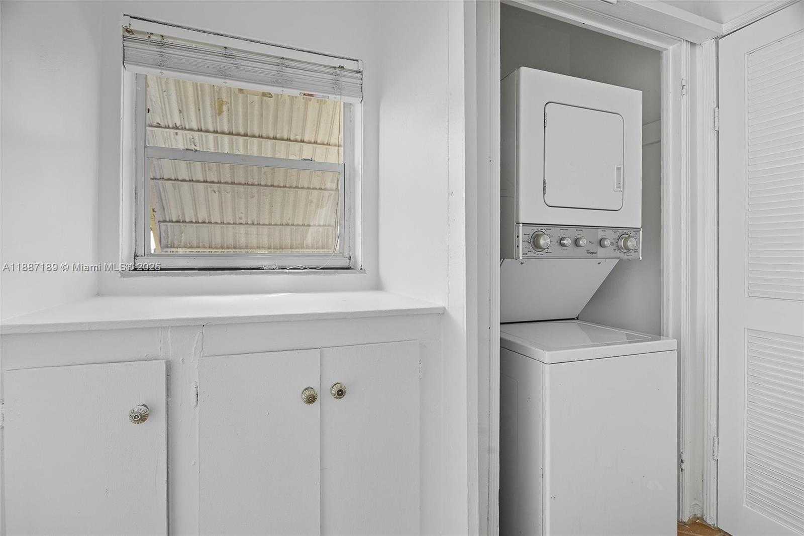 Small Image of 1718 PIERCE ST #2, Hollywood Number 8