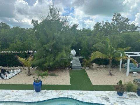 Imagen de Pequeño Objeto