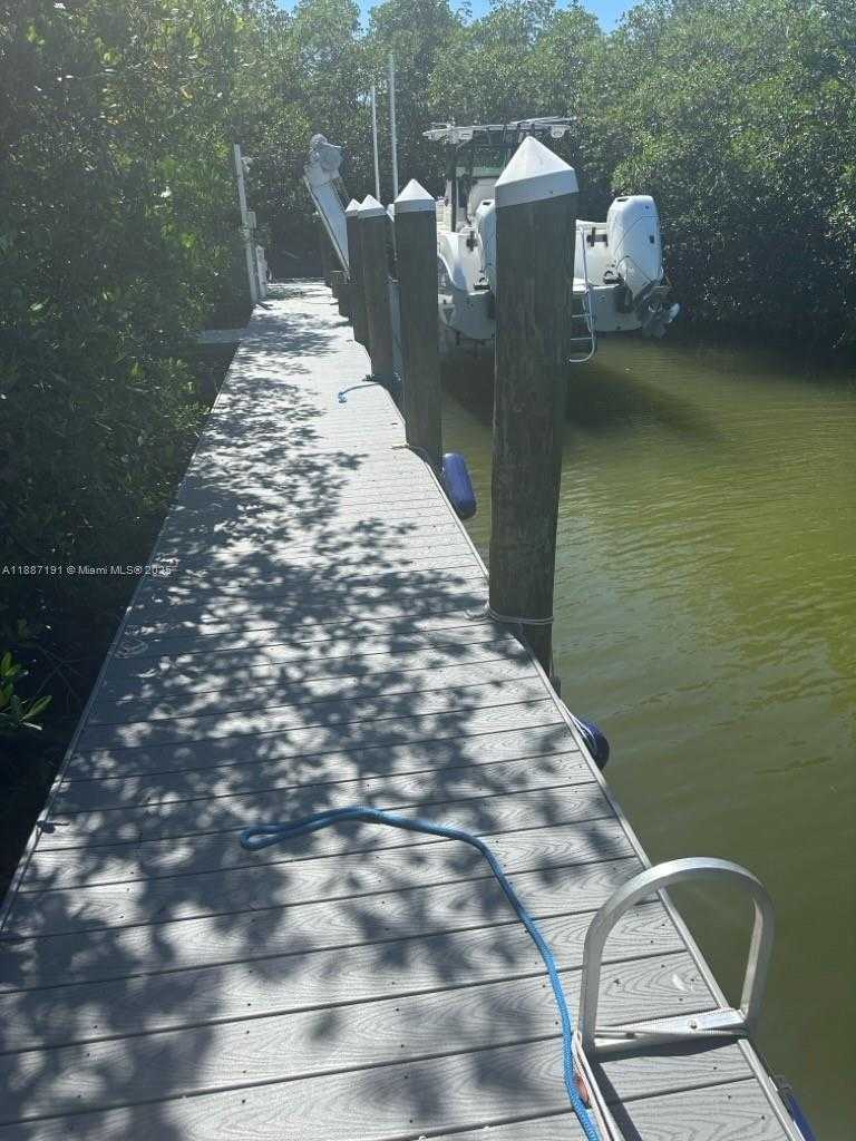 Imagen de Pequeño Objeto