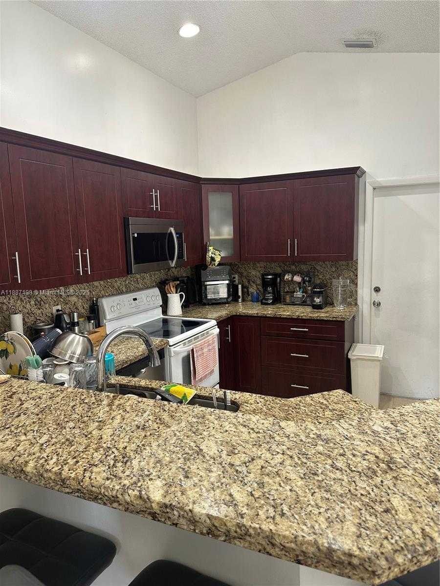 Small Image of 1669 SALERNO CIR, Weston Number 2