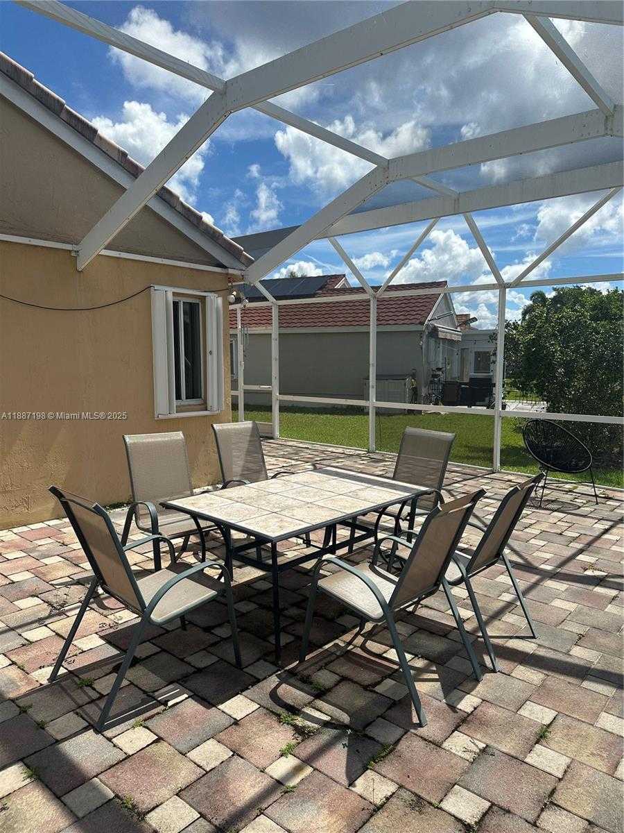 Small Image of 1669 SALERNO CIR, Weston Number 9