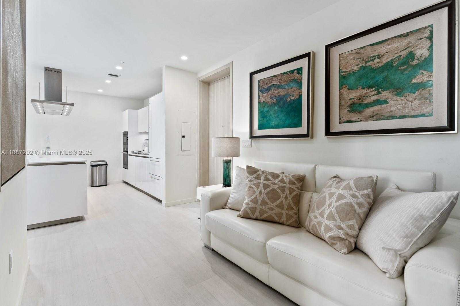 Small Image of 1000 BRICKELL PLZ #PH6006, Miami Number 10