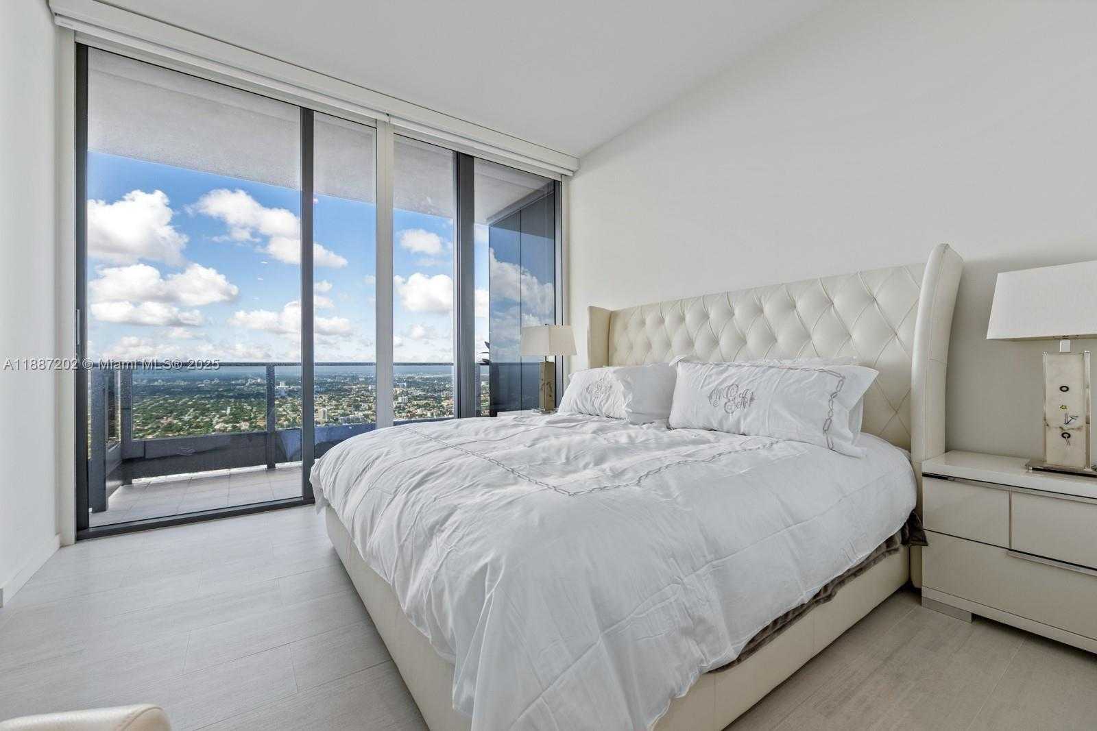 Small Image of 1000 BRICKELL PLZ #PH6006, Miami Number 13