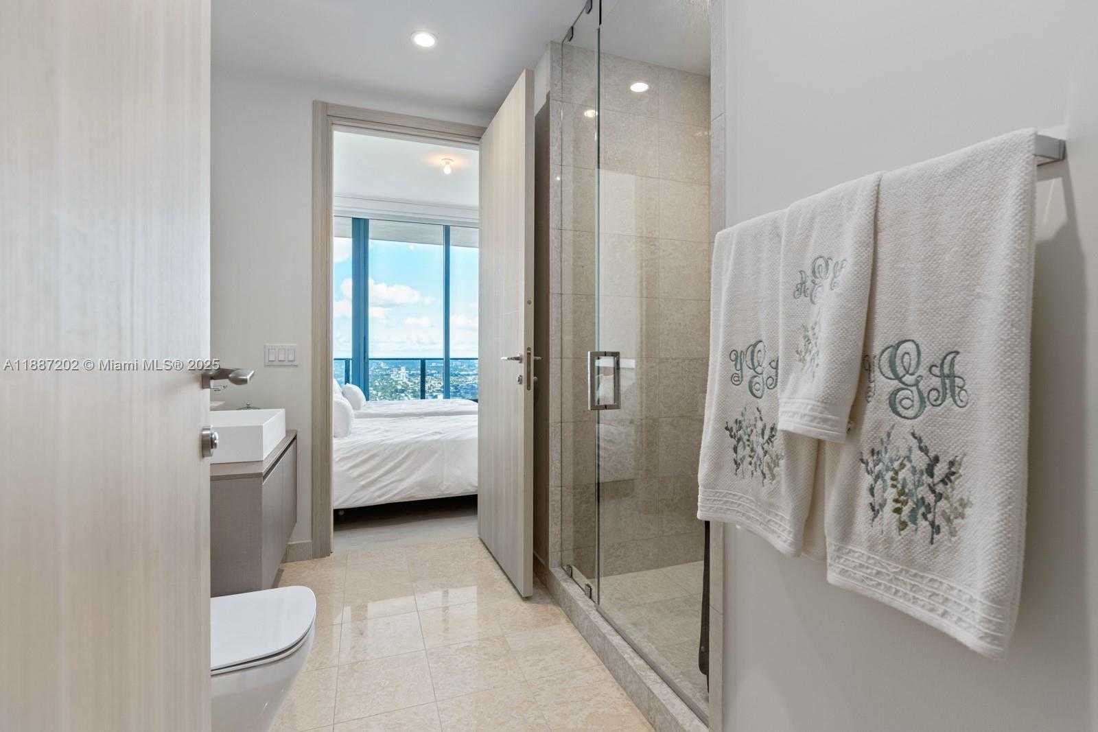 Small Image of 1000 BRICKELL PLZ #PH6006, Miami Number 21