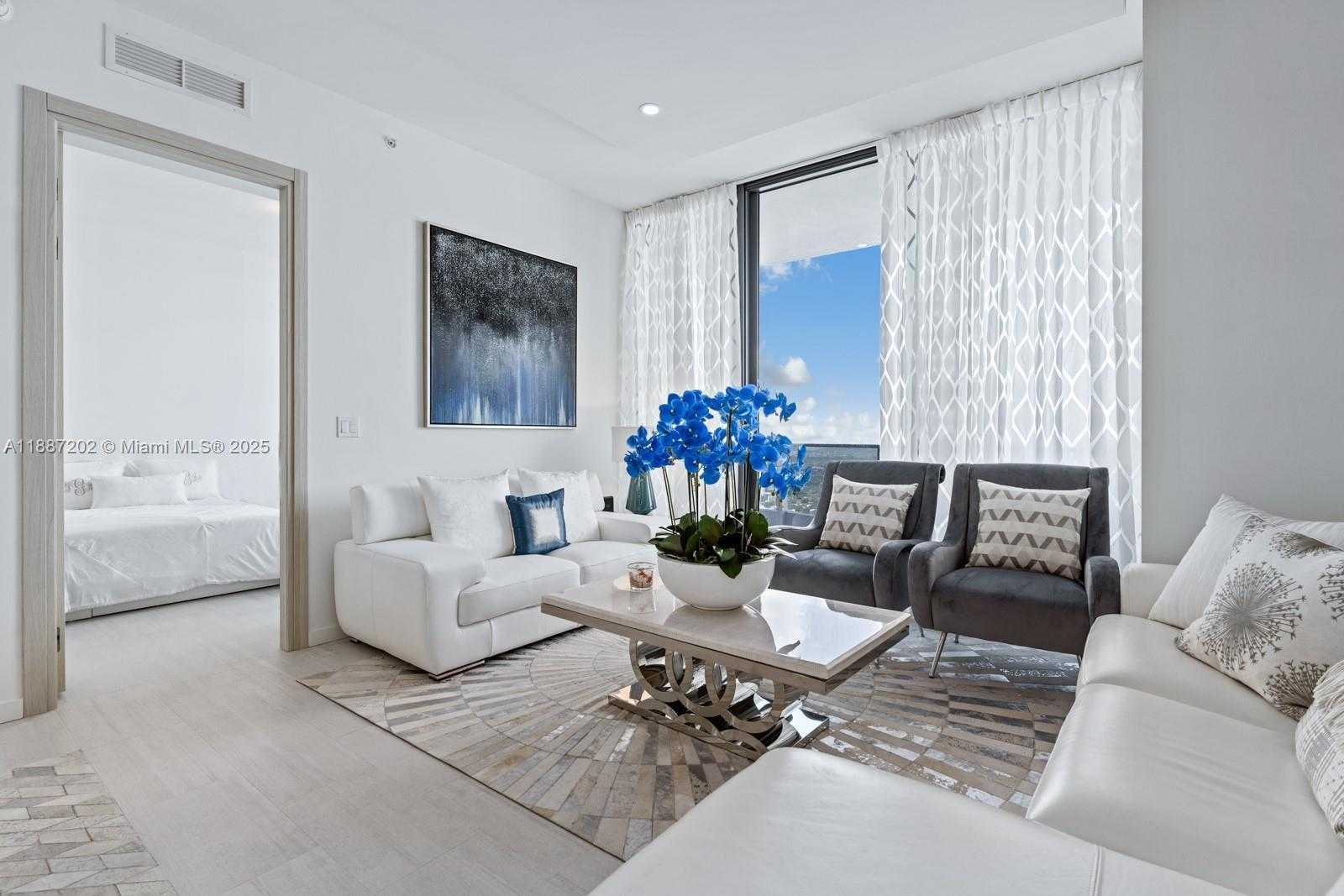 Small Image of 1000 BRICKELL PLZ #PH6006, Miami Number 3