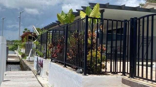 Small Image of 6020 SOUTH WEST 17TH CT, Plantation Number 28
