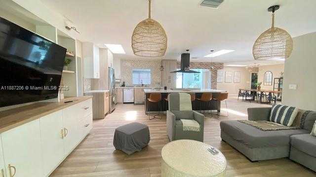 Small Image of 6020 SOUTH WEST 17TH CT, Plantation Number 8
