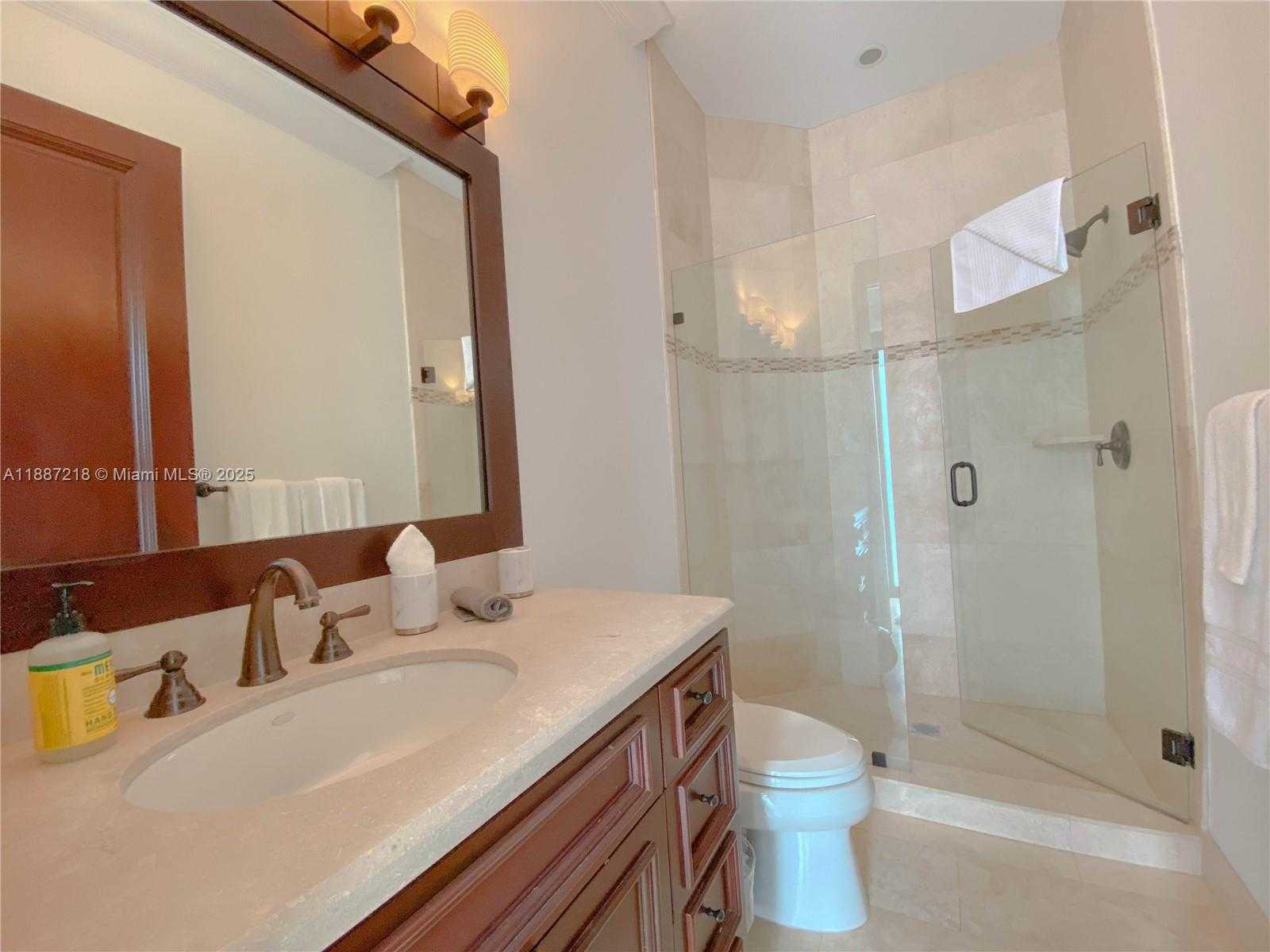 Small Image of 2561 TRAPP AVE, Miami Number 14