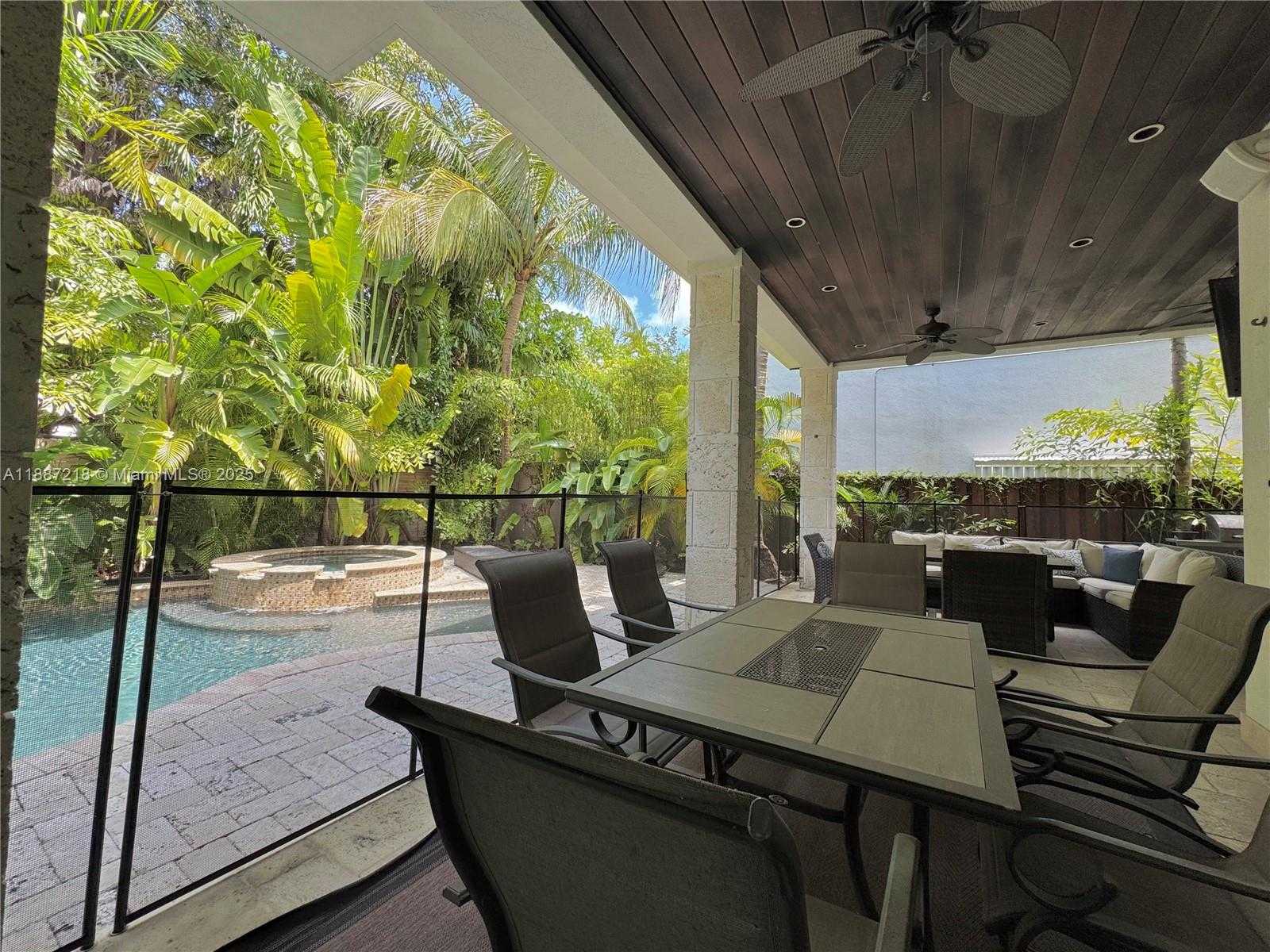 Small Image of 2561 TRAPP AVE, Miami Number 19