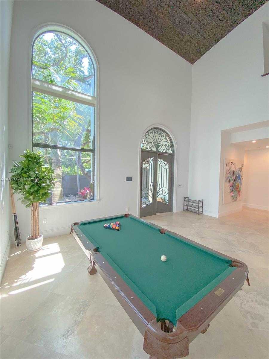 Small Image of 2561 TRAPP AVE, Miami Number 5