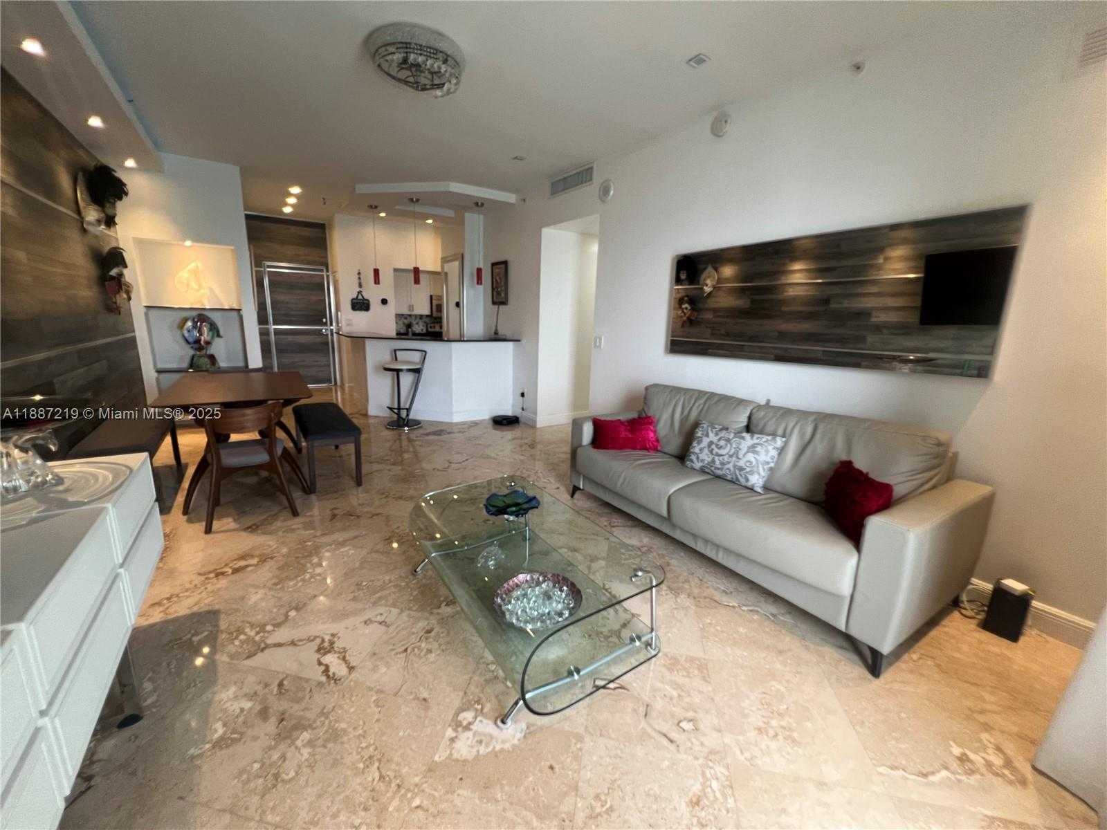 Small Image of 6917 COLLINS AVE #PH09, Miami Beach Number 10