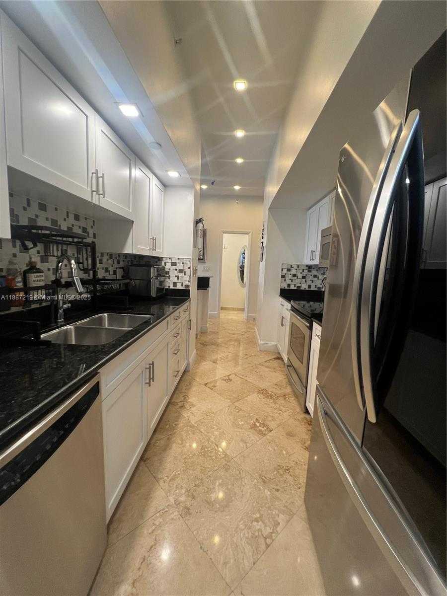Small Image of 6917 COLLINS AVE #PH09, Miami Beach Number 11