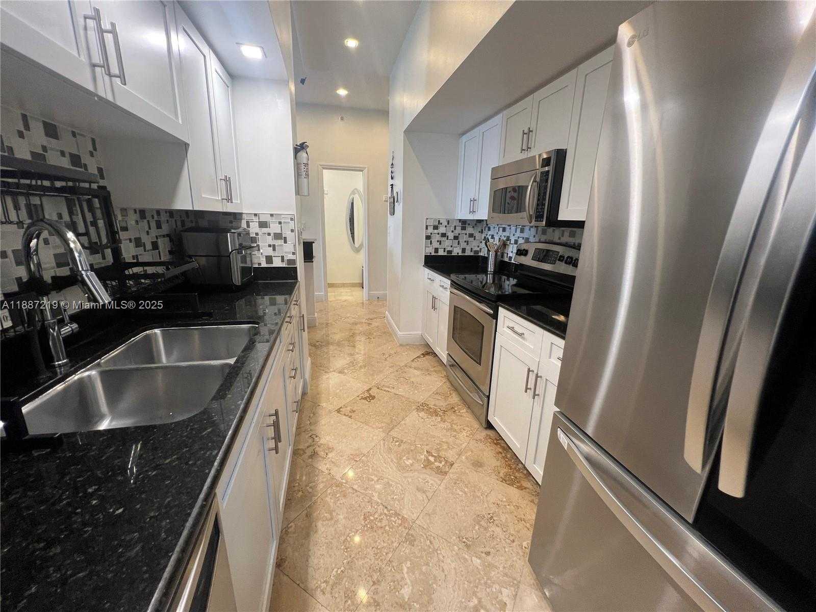 Small Image of 6917 COLLINS AVE #PH09, Miami Beach Number 13