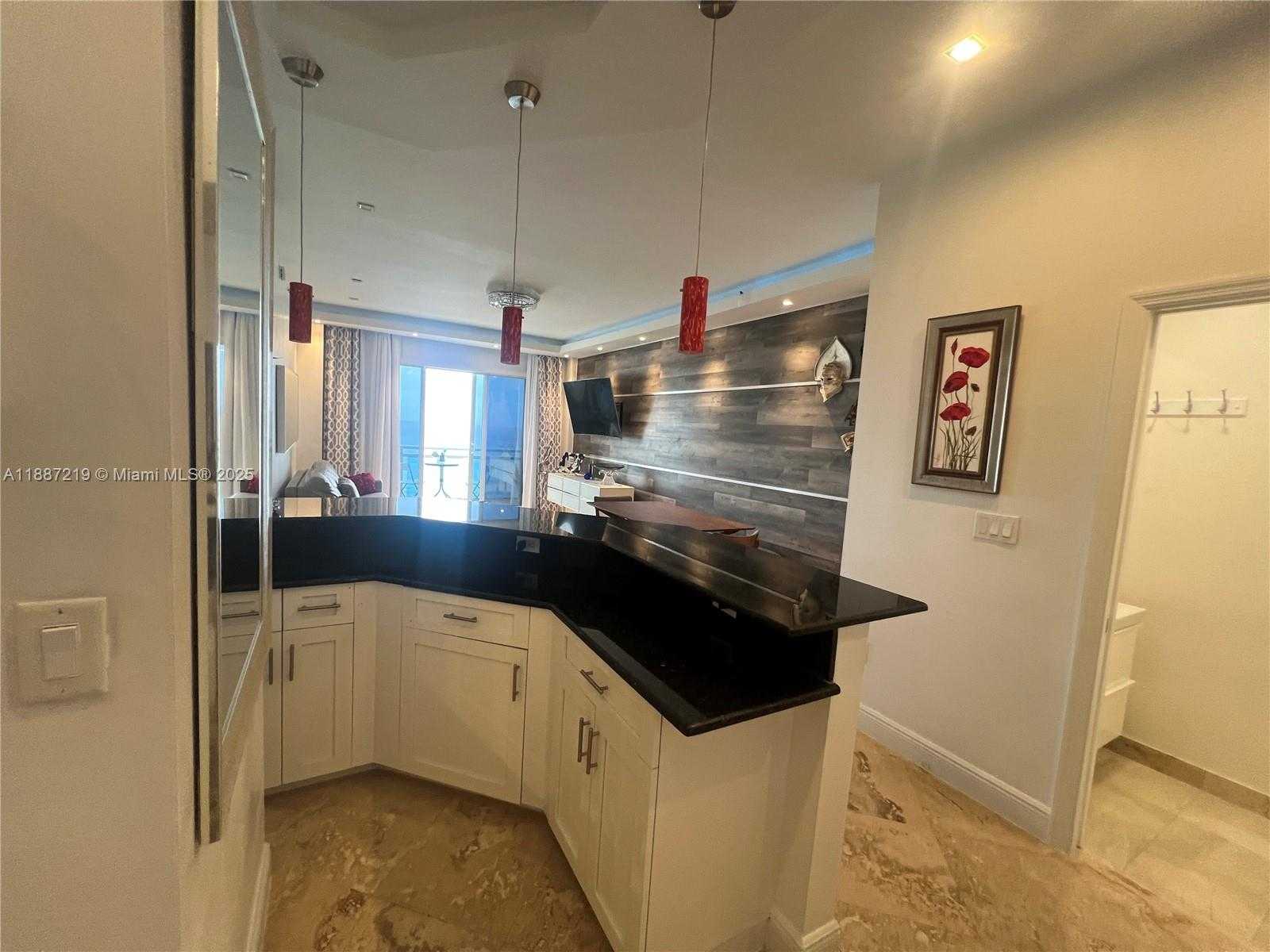 Small Image of 6917 COLLINS AVE #PH09, Miami Beach Number 15
