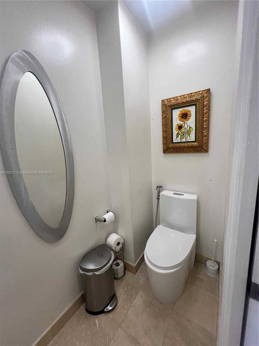 Small Image of 6917 COLLINS AVE #PH09, Miami Beach Number 17