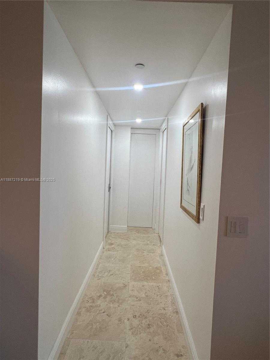 Small Image of 6917 COLLINS AVE #PH09, Miami Beach Number 19