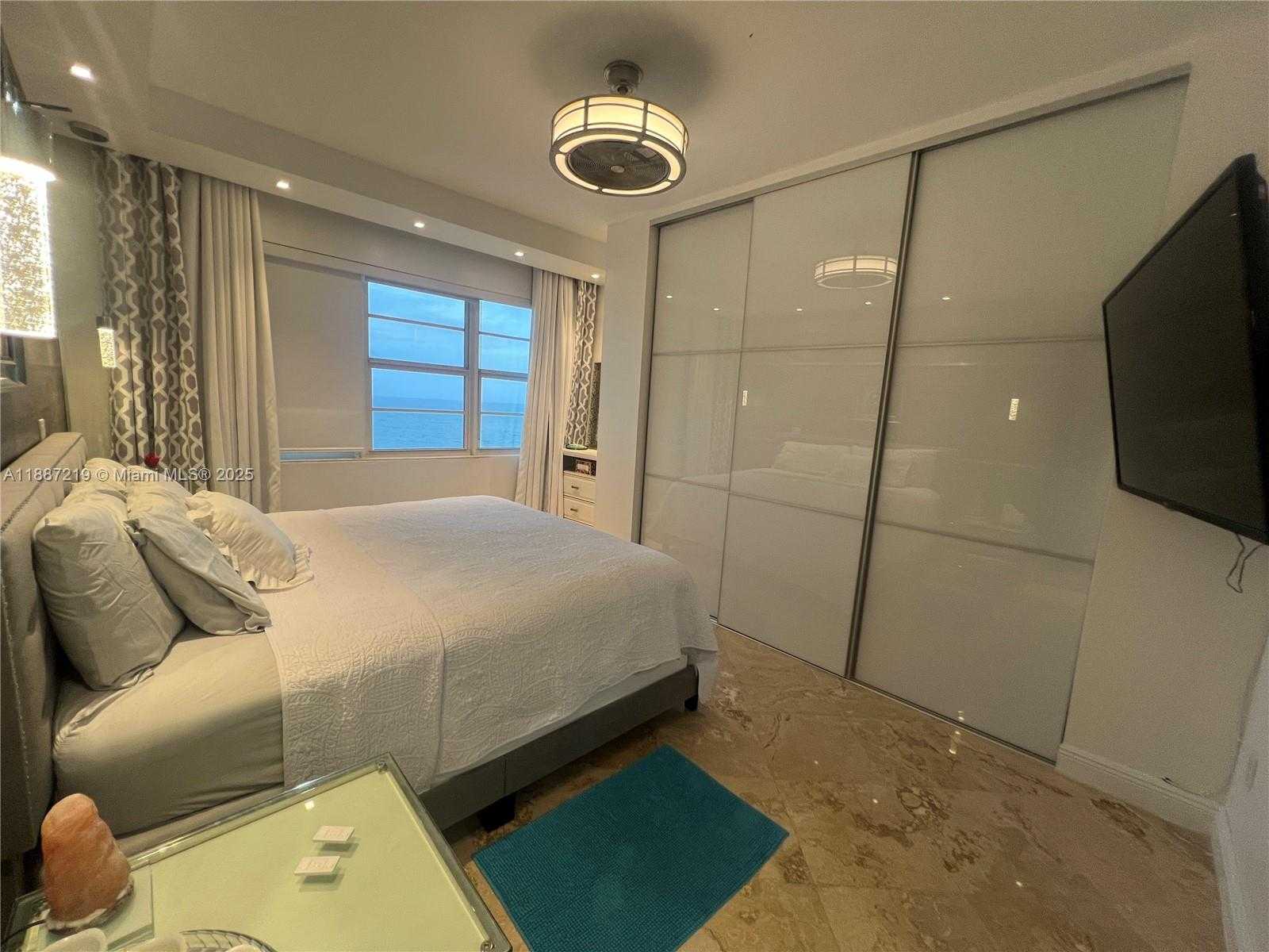 Small Image of 6917 COLLINS AVE #PH09, Miami Beach Number 22