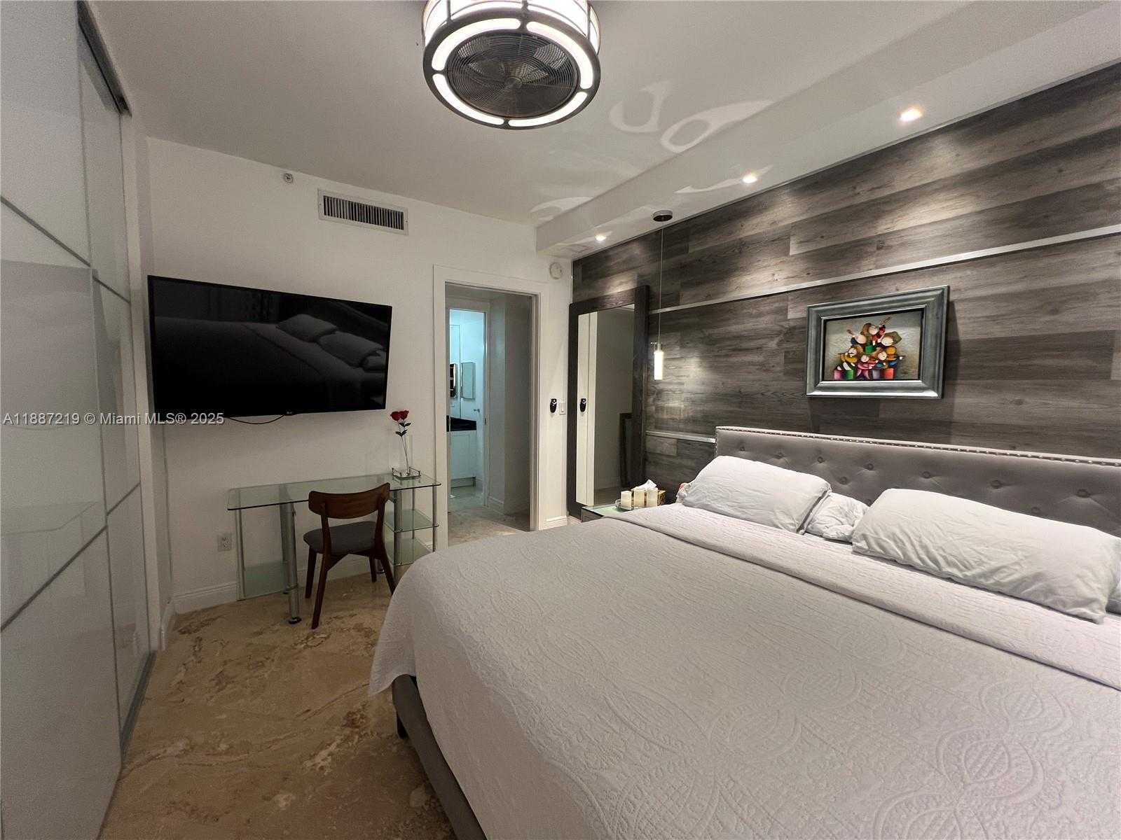 Small Image of 6917 COLLINS AVE #PH09, Miami Beach Number 23