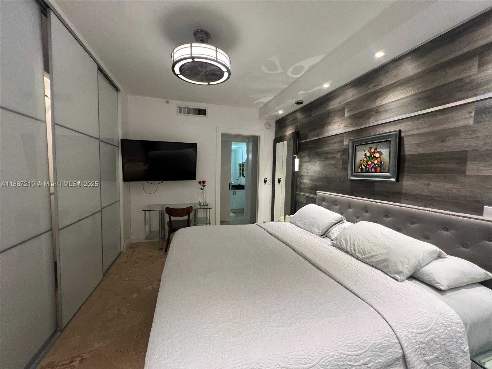 Small Image of 6917 COLLINS AVE #PH09, Miami Beach Number 24