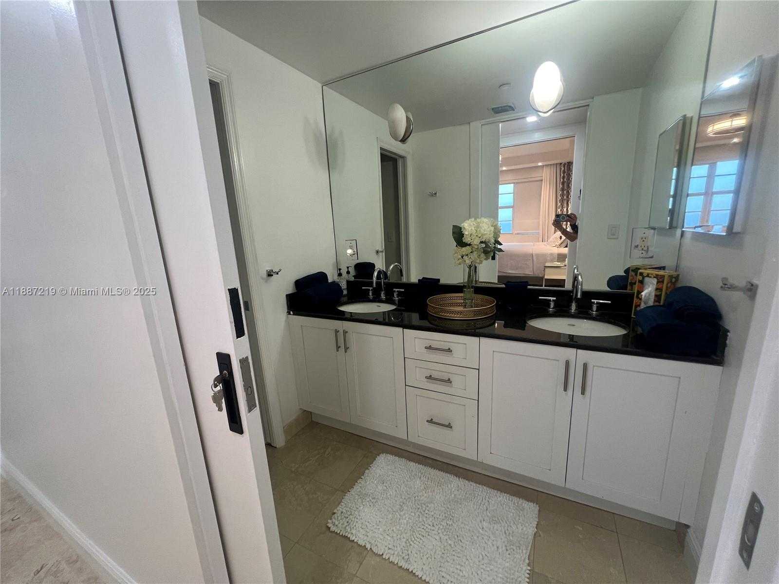 Small Image of 6917 COLLINS AVE #PH09, Miami Beach Number 25