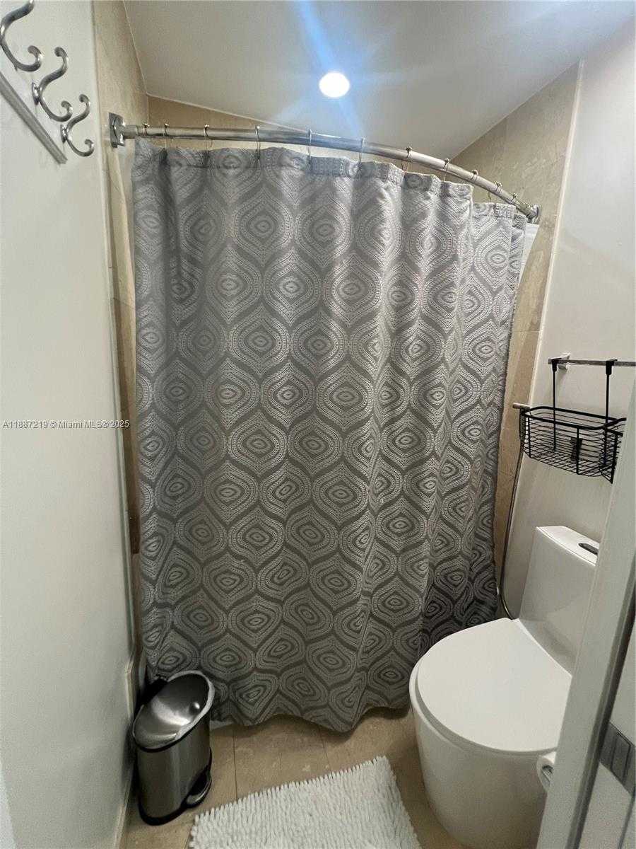 Small Image of 6917 COLLINS AVE #PH09, Miami Beach Number 28