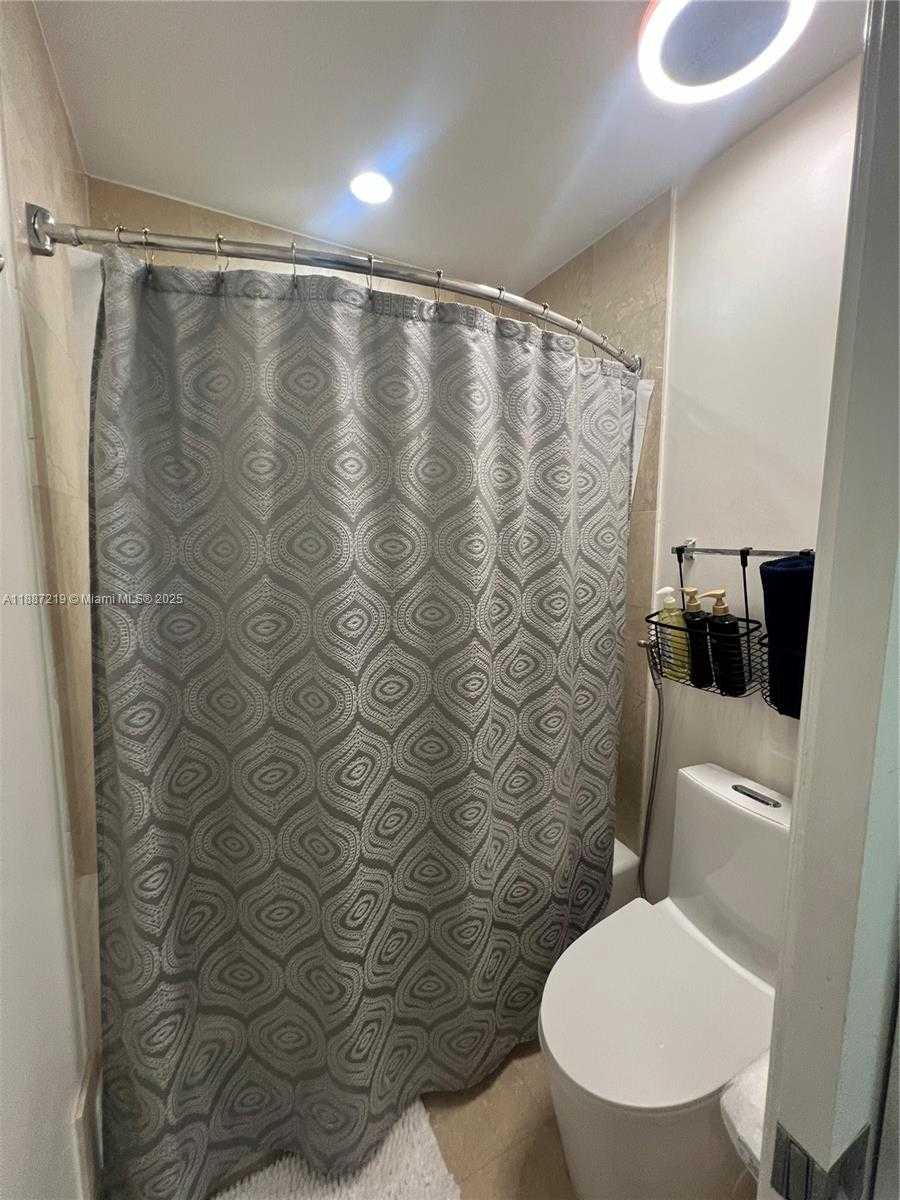 Small Image of 6917 COLLINS AVE #PH09, Miami Beach Number 30