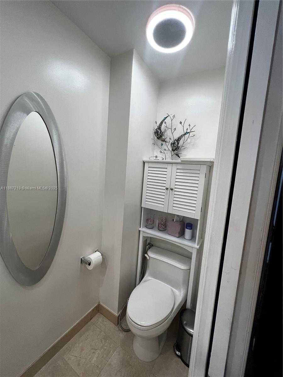Small Image of 6917 COLLINS AVE #PH09, Miami Beach Number 38
