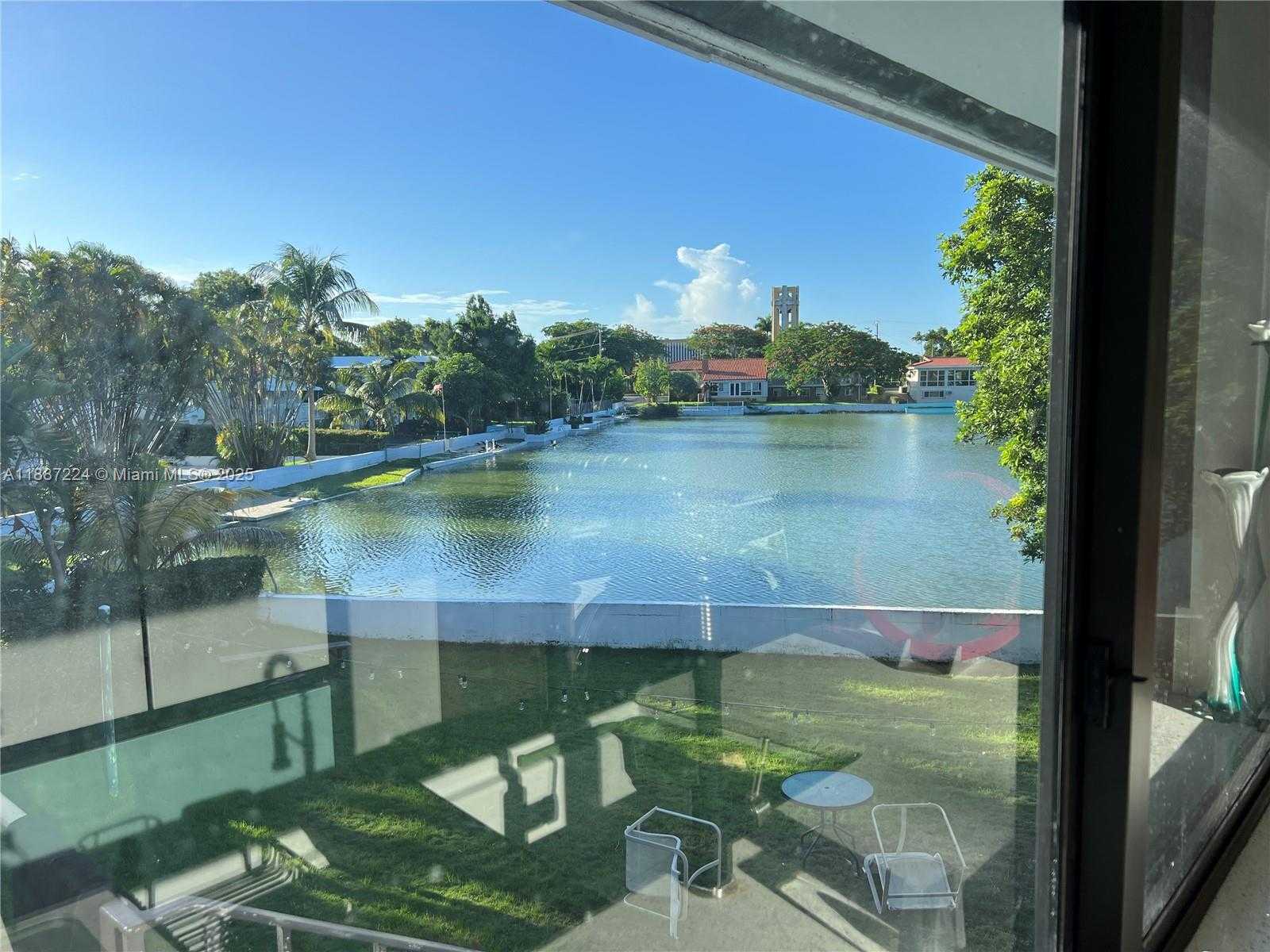 Small Image of Miami Shores Number 14