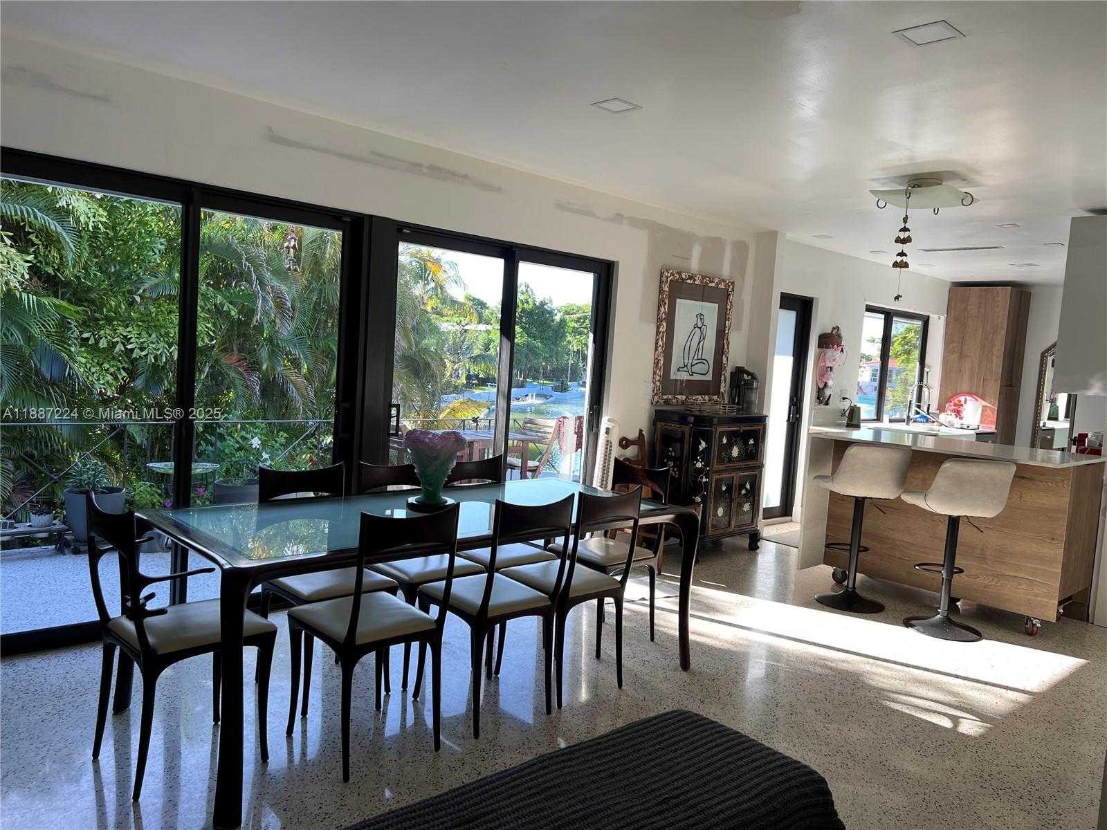 Small Image of Miami Shores Number 15