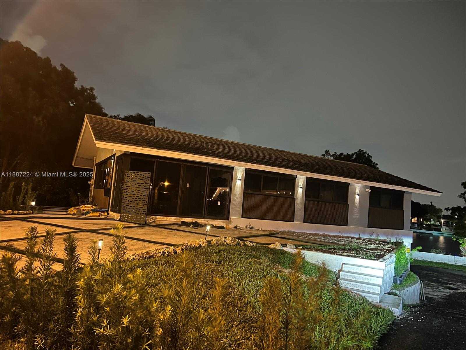 Small Image of Miami Shores Number 16