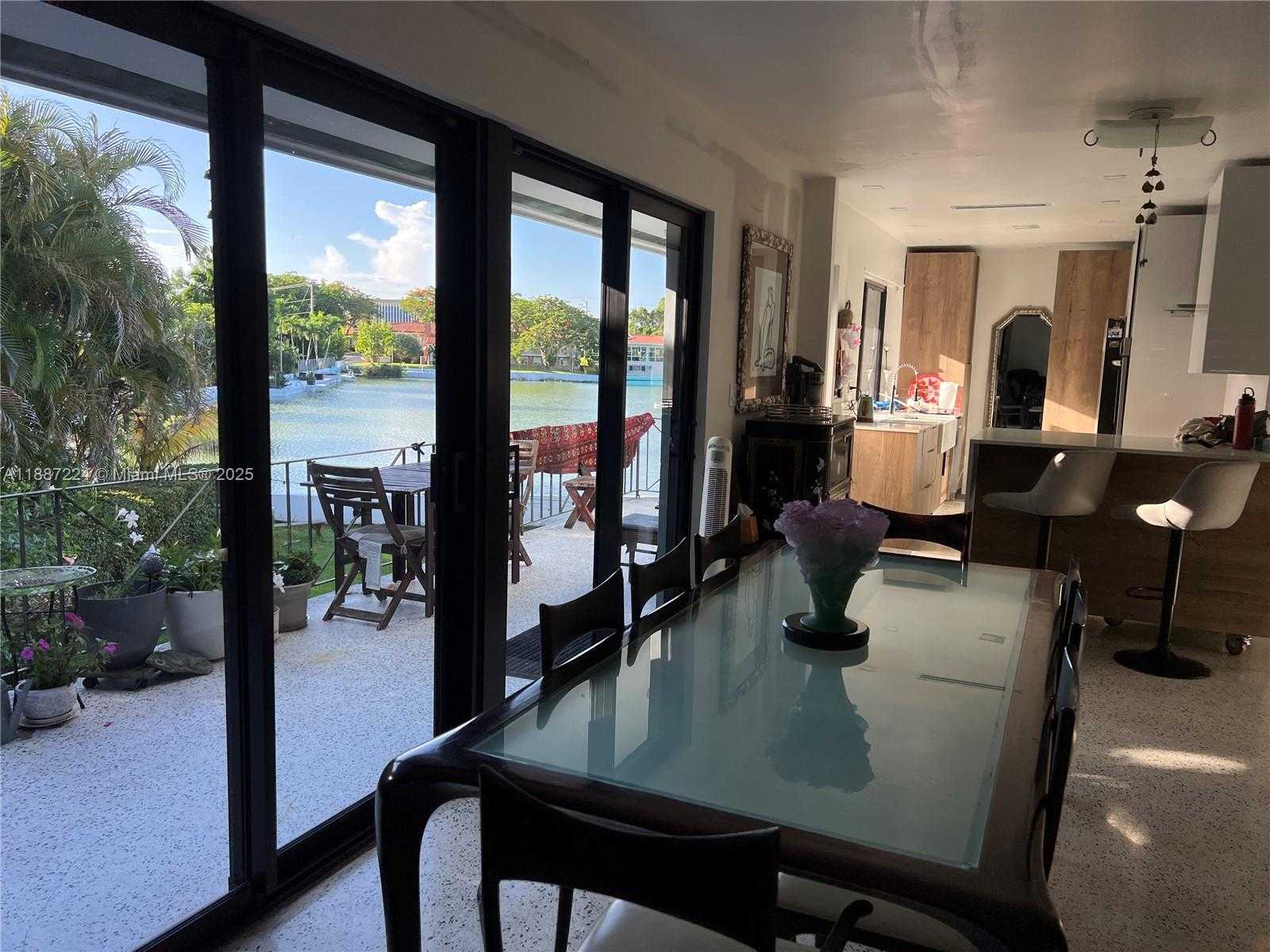 Small Image of Miami Shores Number 17