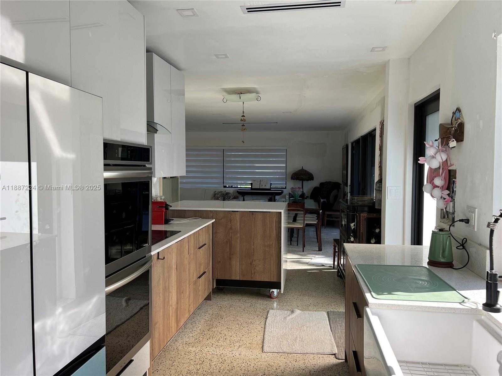 Small Image of Miami Shores Number 26