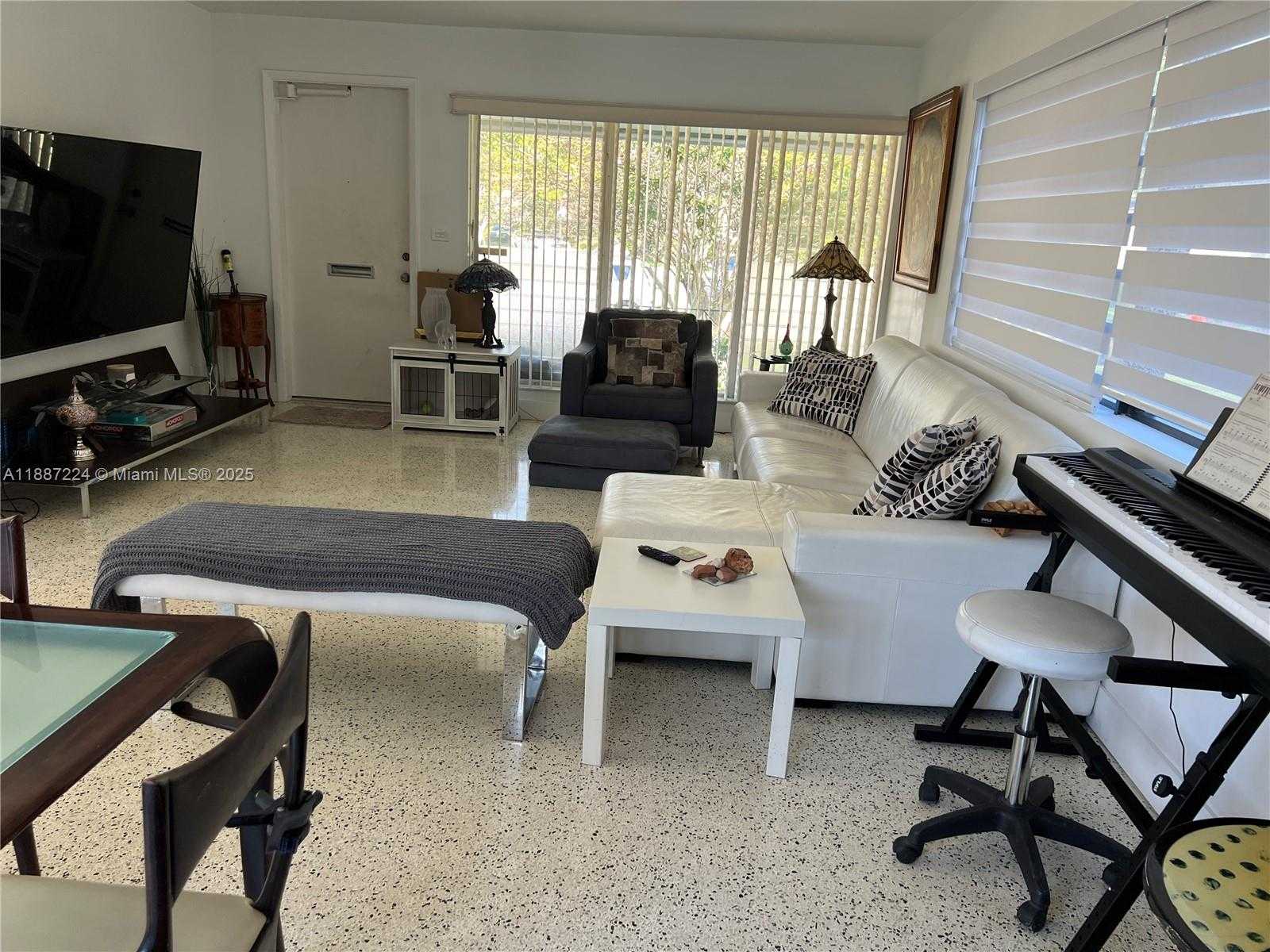 Small Image of Miami Shores Number 29