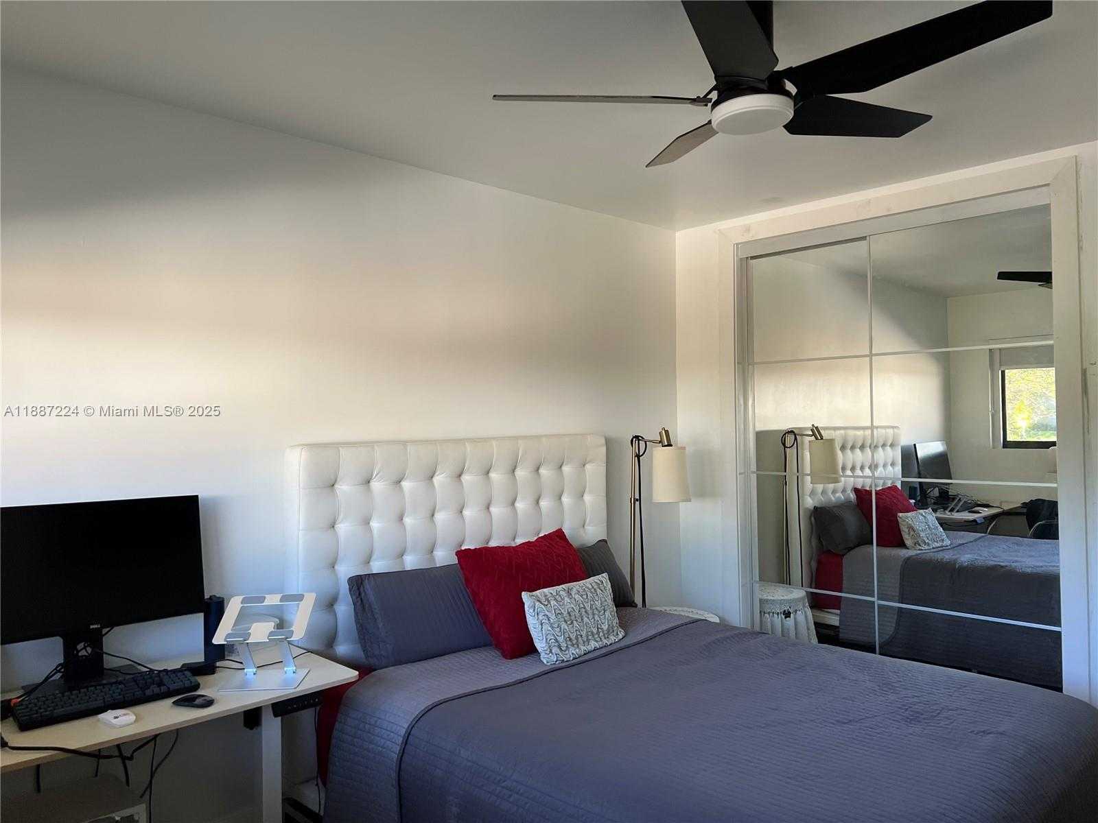 Small Image of Miami Shores Number 34